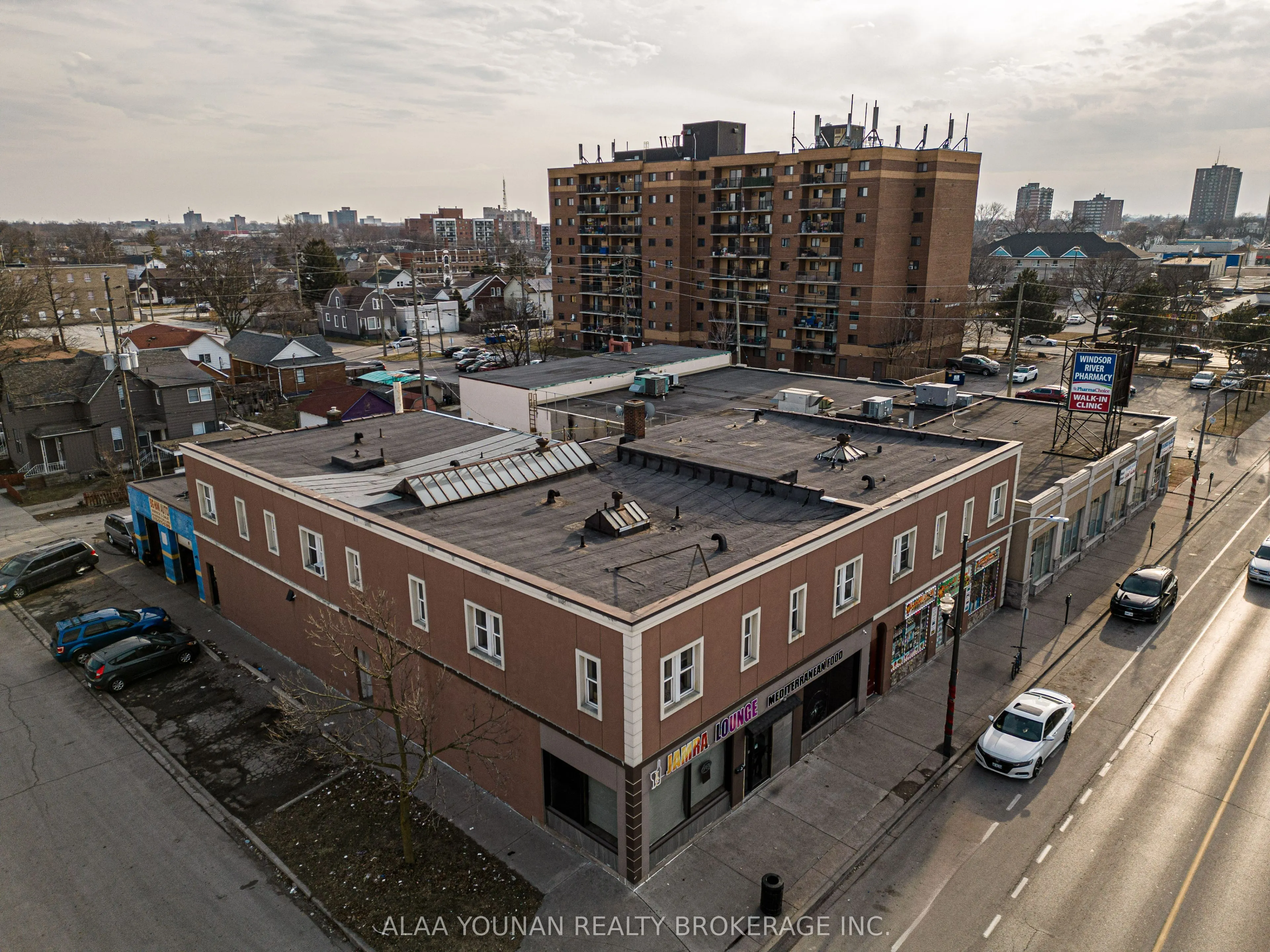 679 Wyandotte Street E