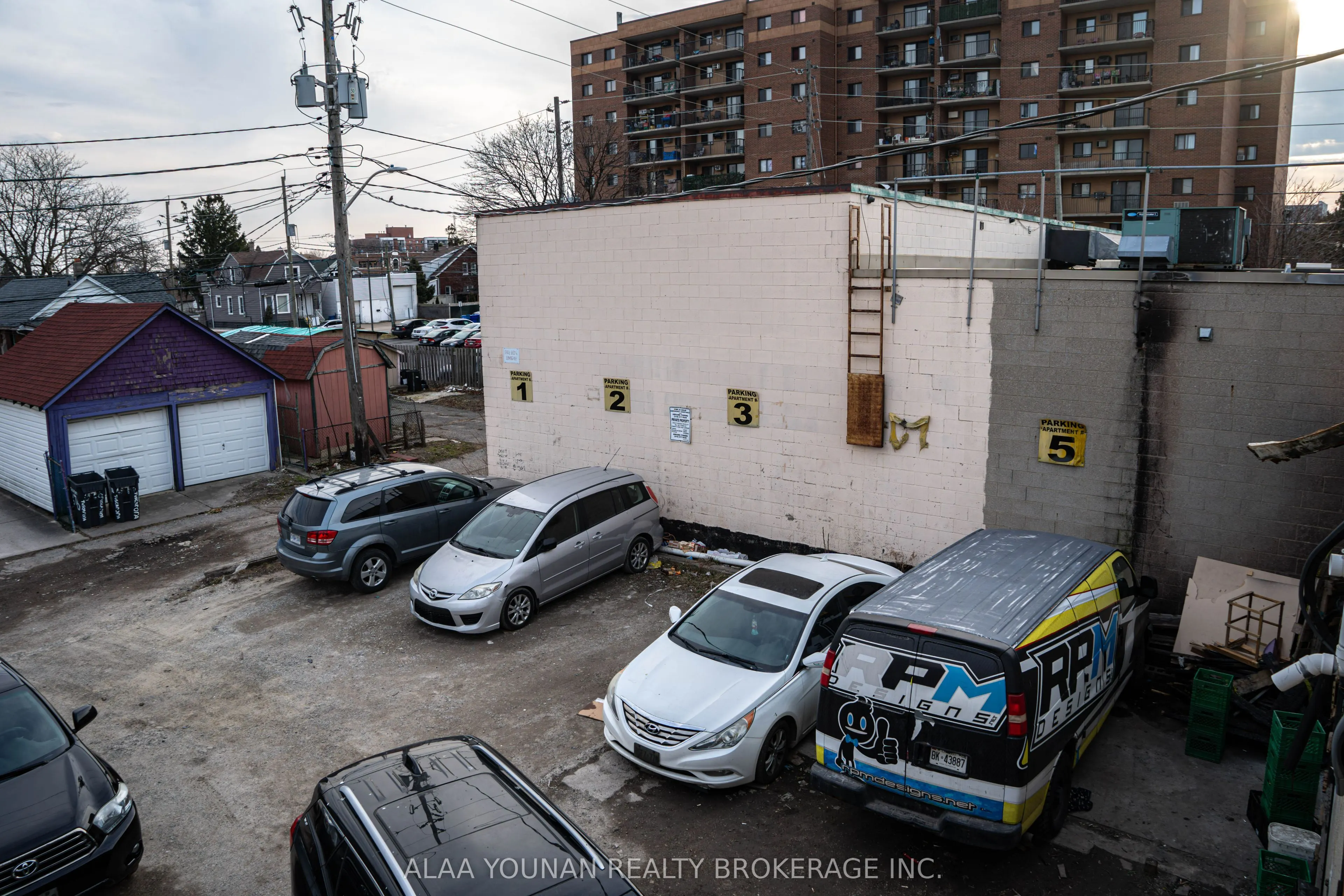 679 Wyandotte Street E
