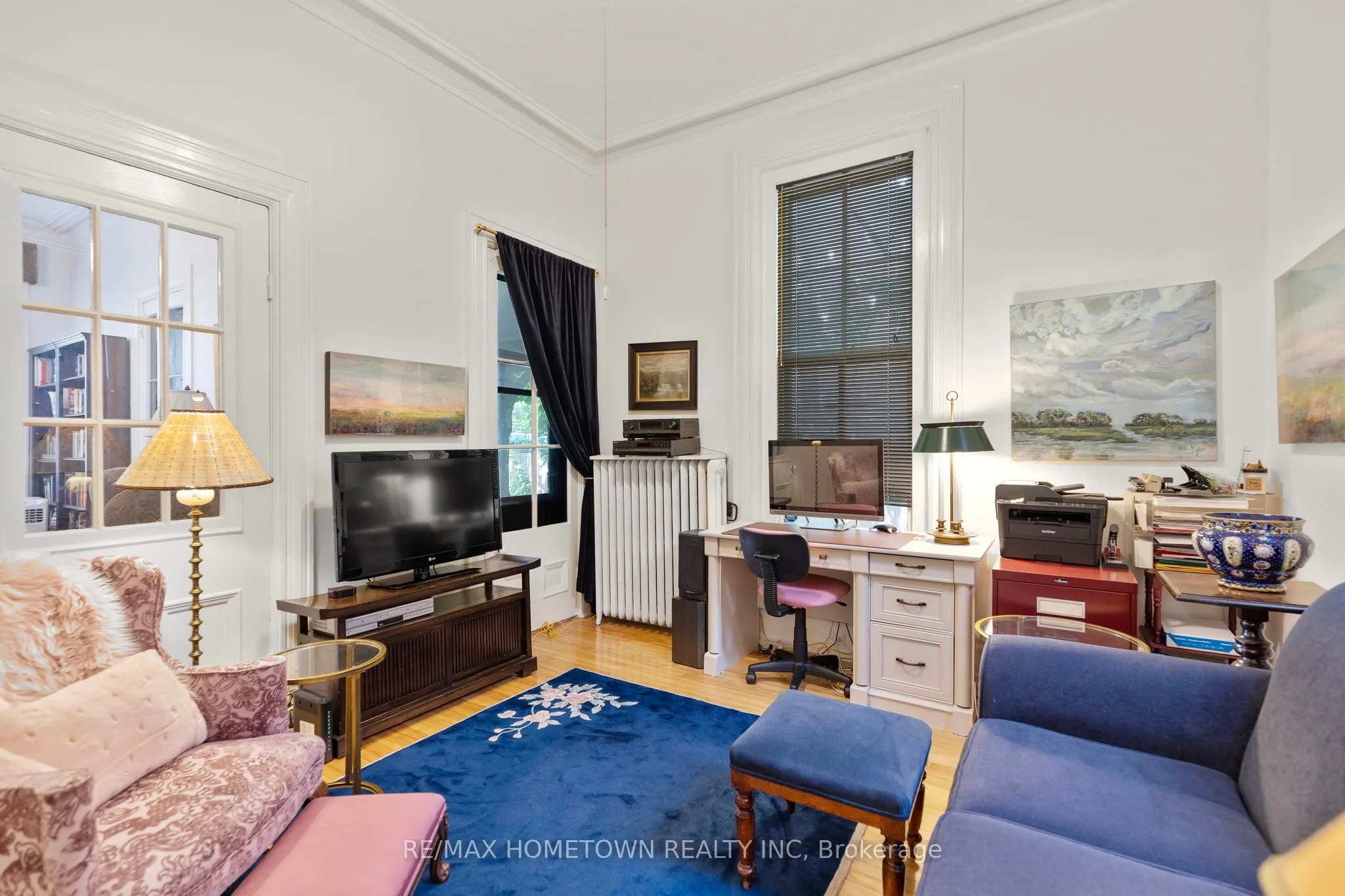 157 DIBBLE Street W