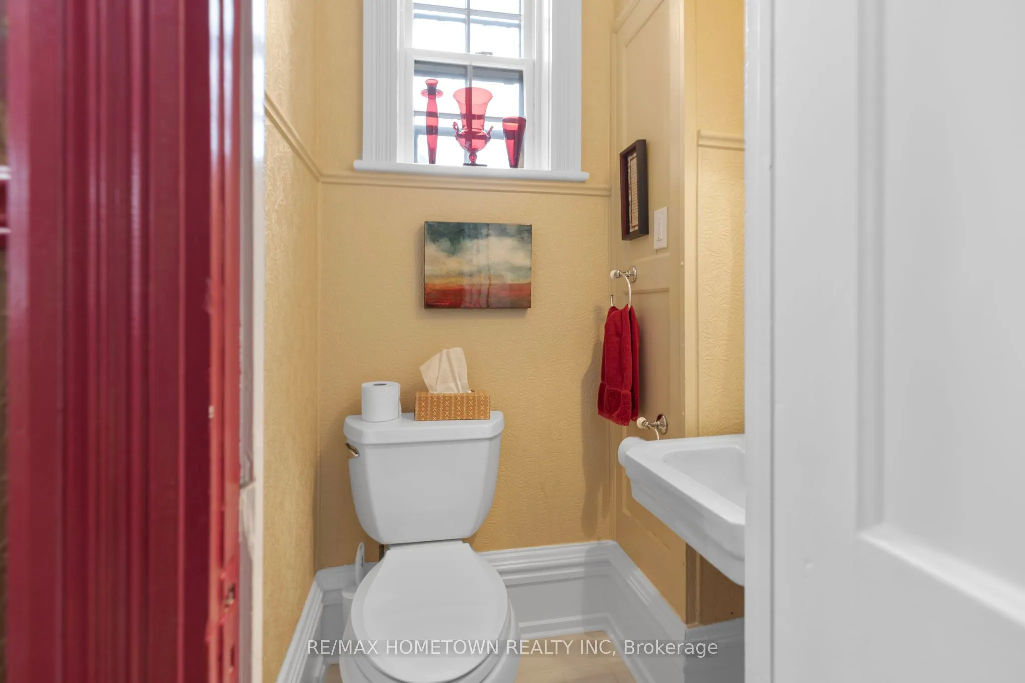 157 DIBBLE Street W
