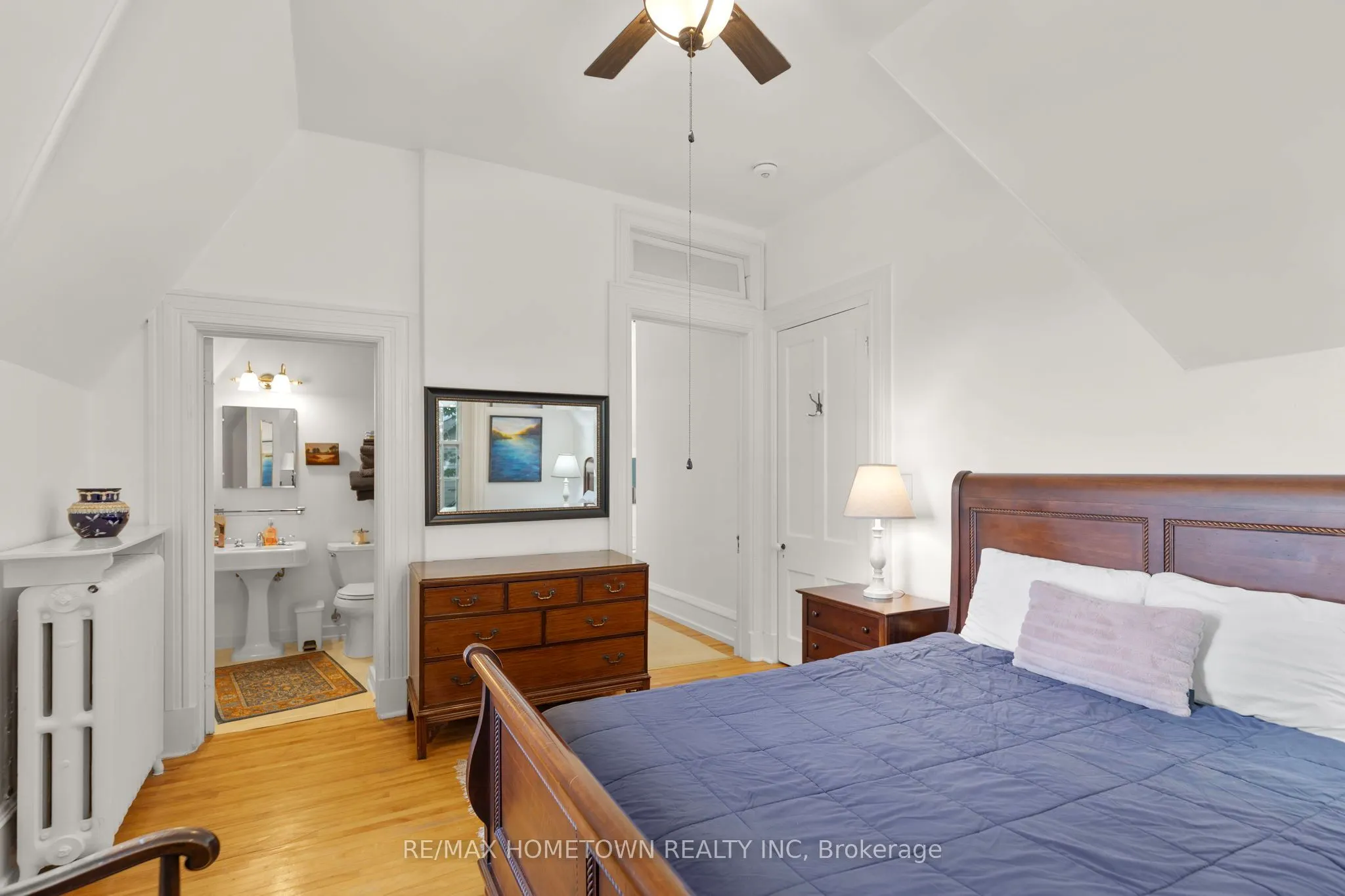 157 DIBBLE Street W