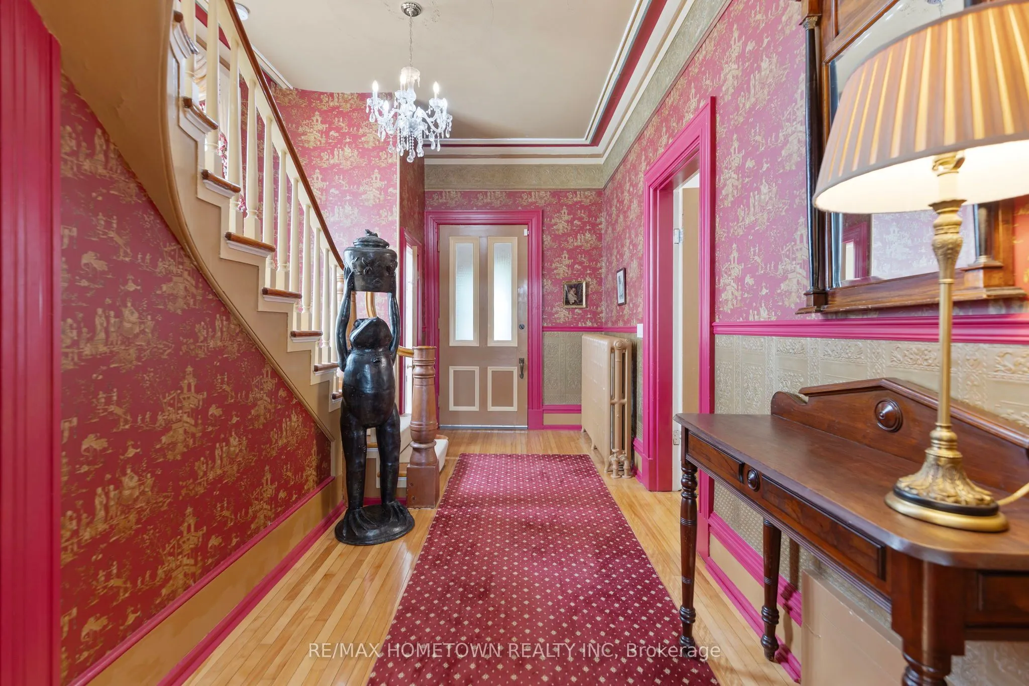 157 DIBBLE Street W