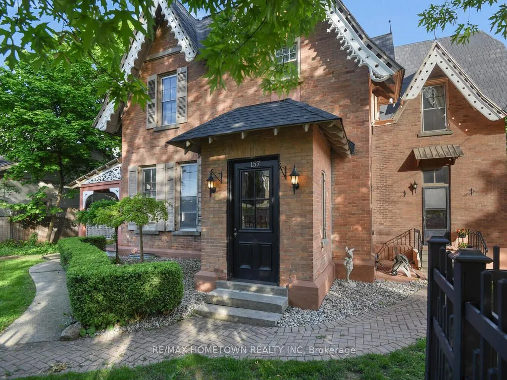 157 DIBBLE Street W