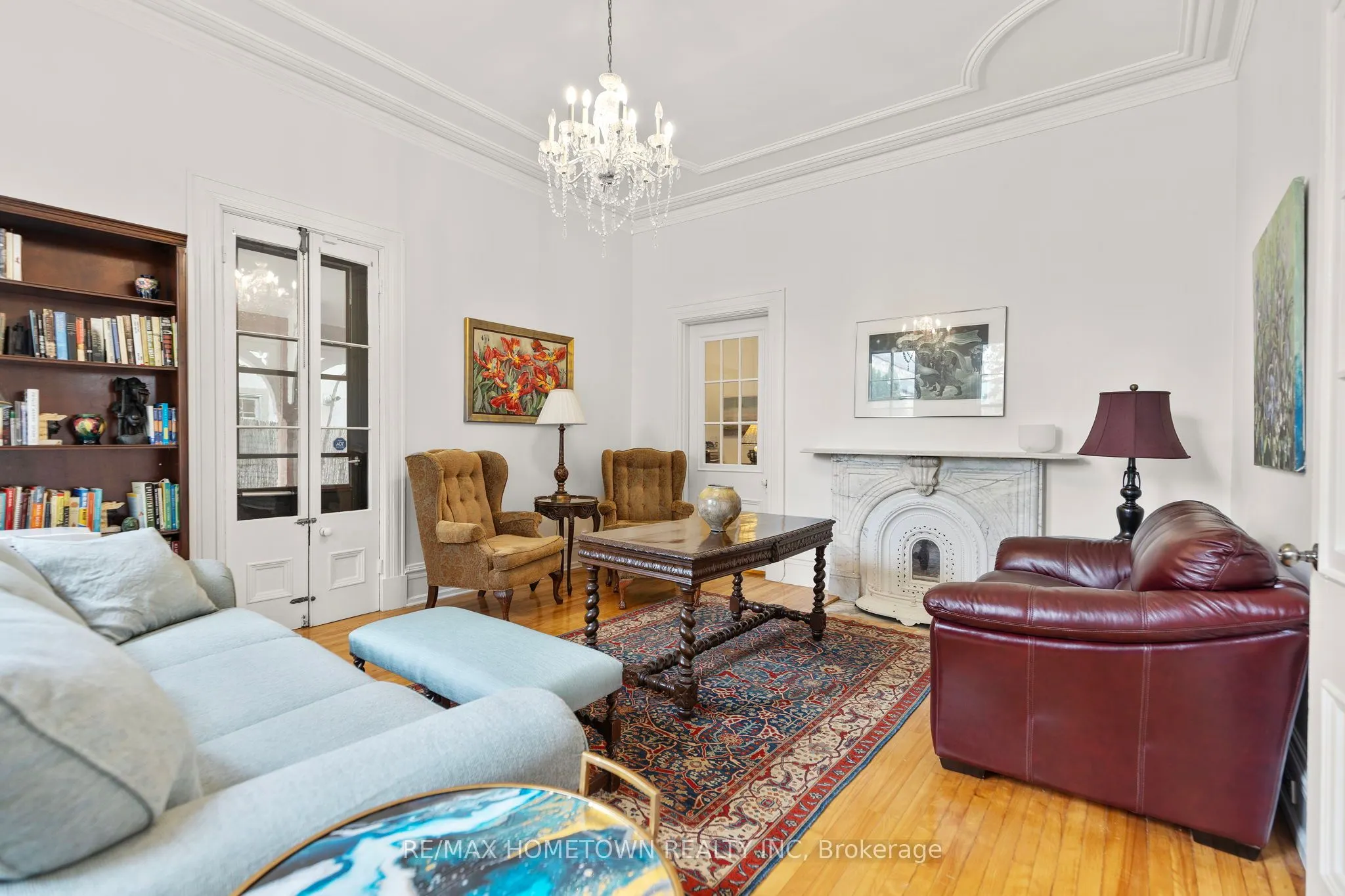 157 DIBBLE Street W