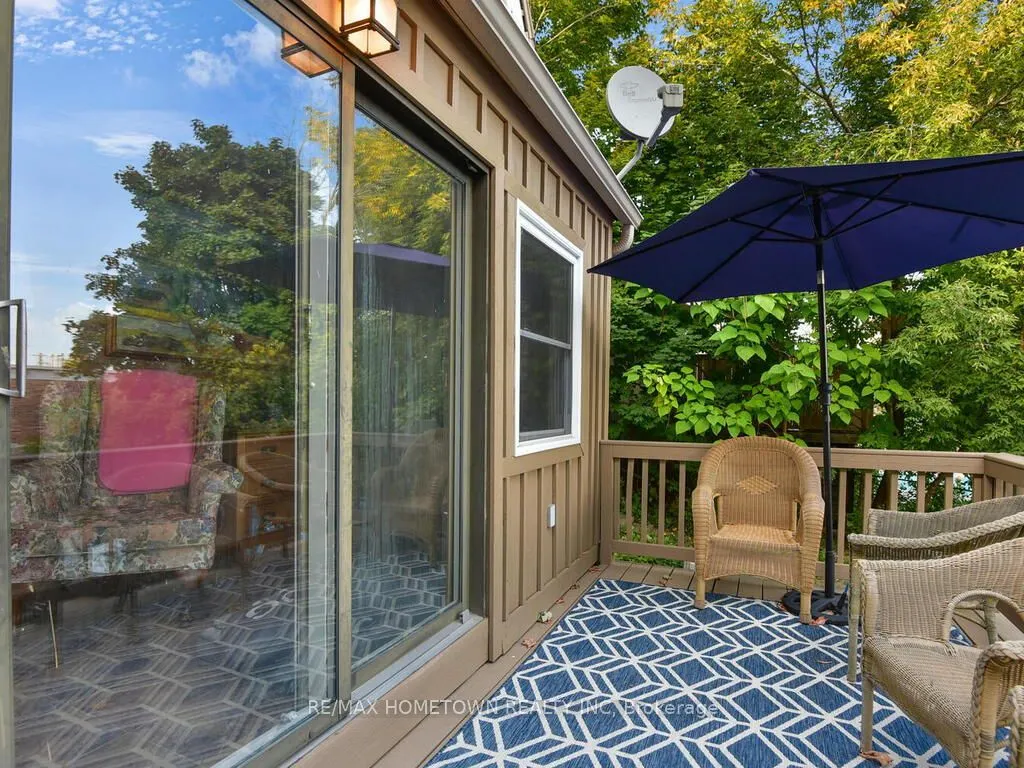 157 DIBBLE Street W
