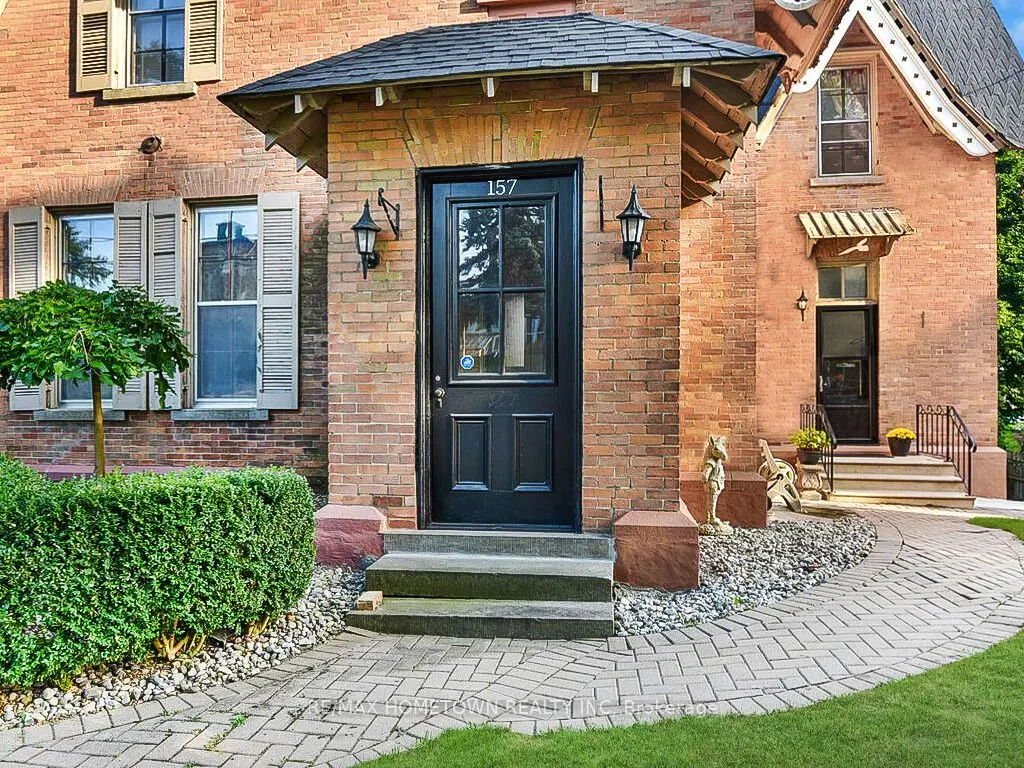 157 DIBBLE Street W