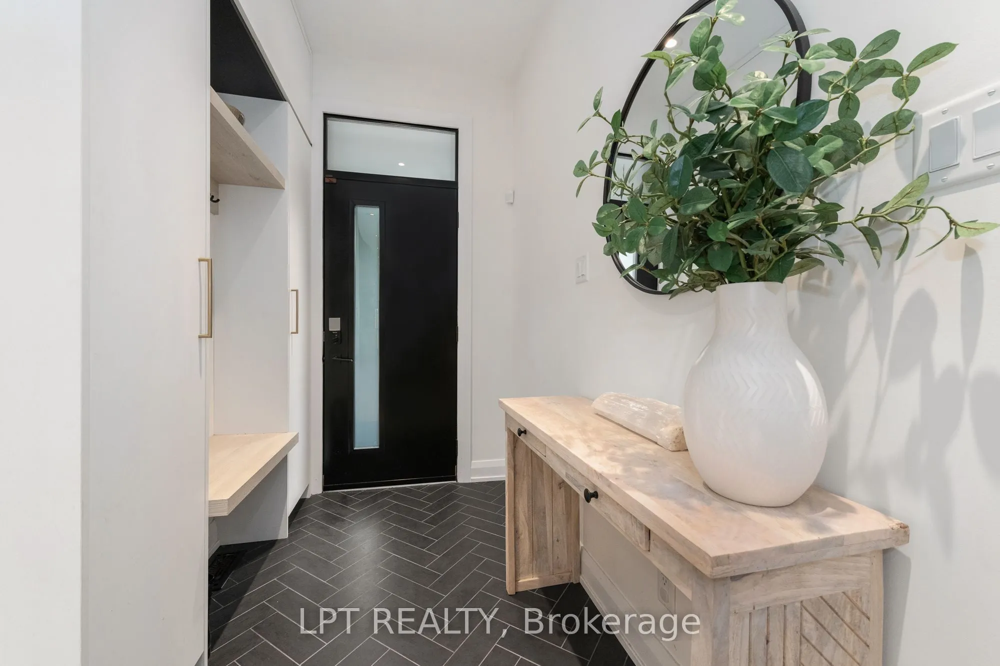 323 Booth Street