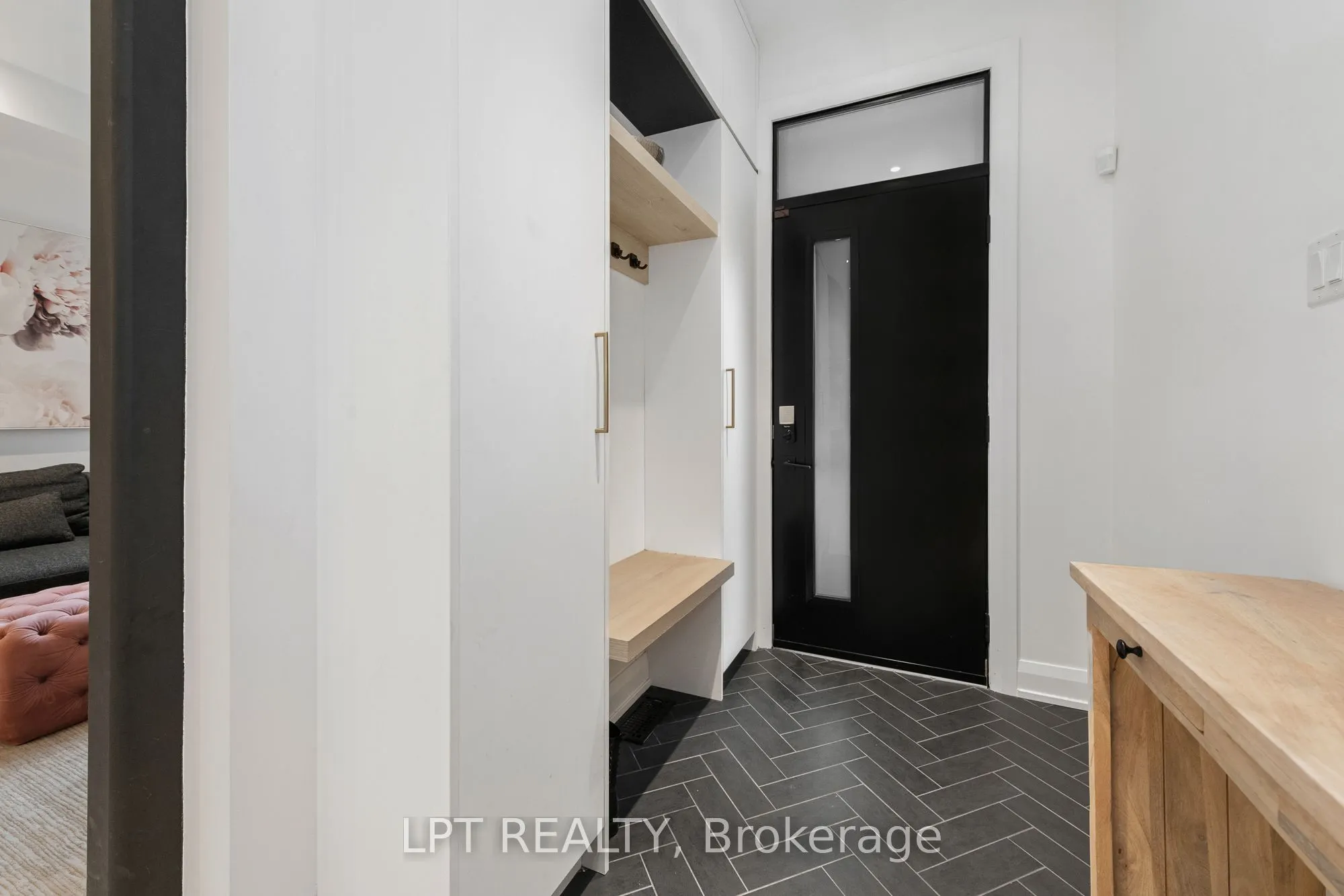 323 Booth Street