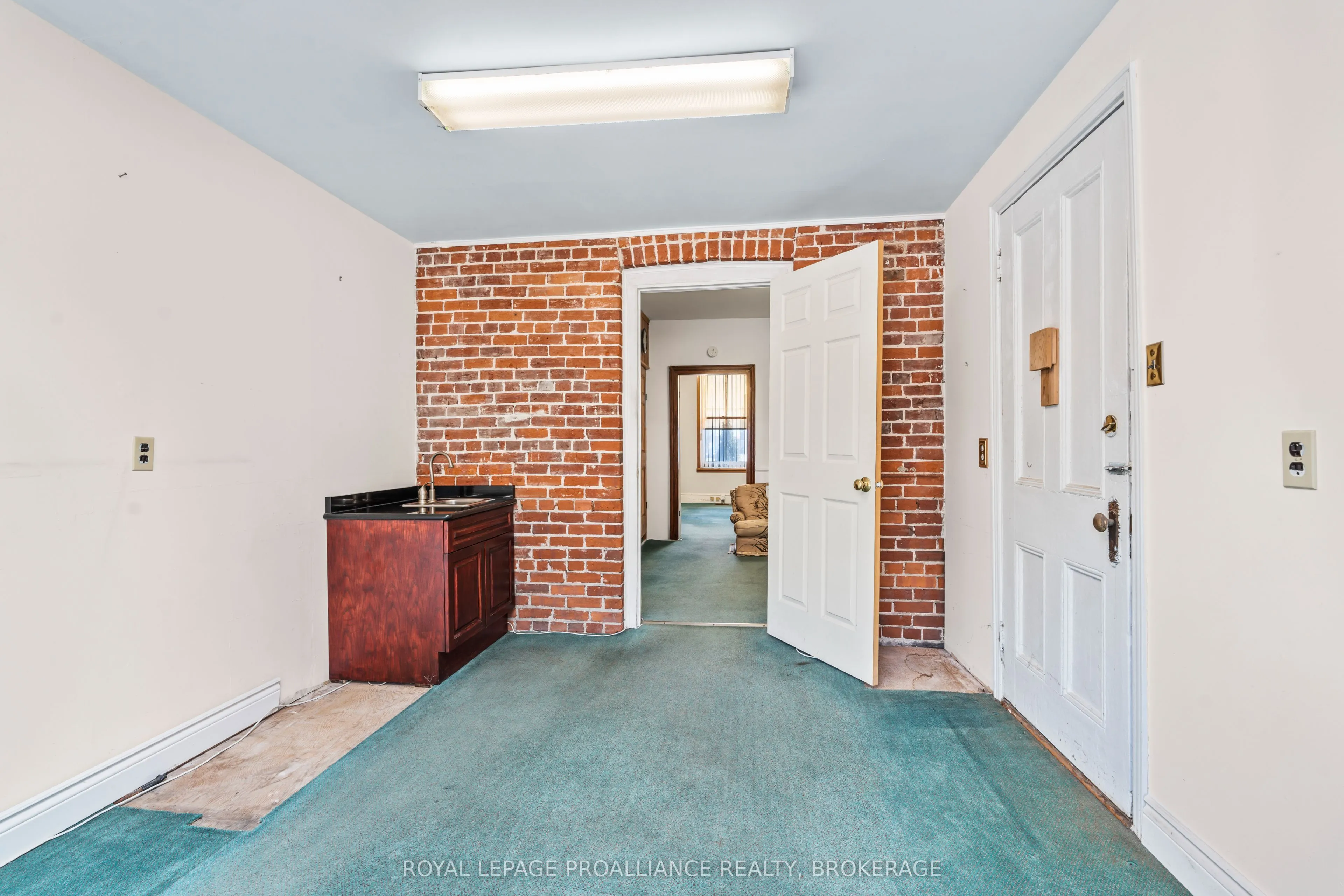 272 Wellington Street