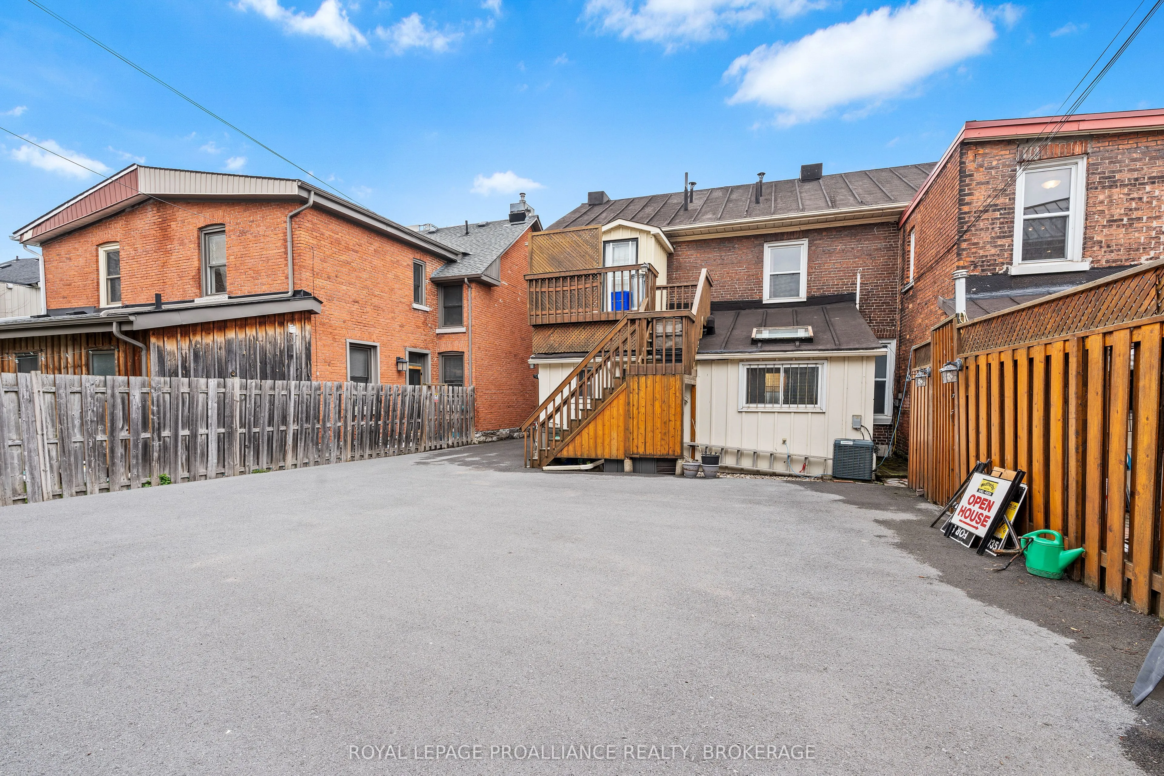 274 Wellington Street