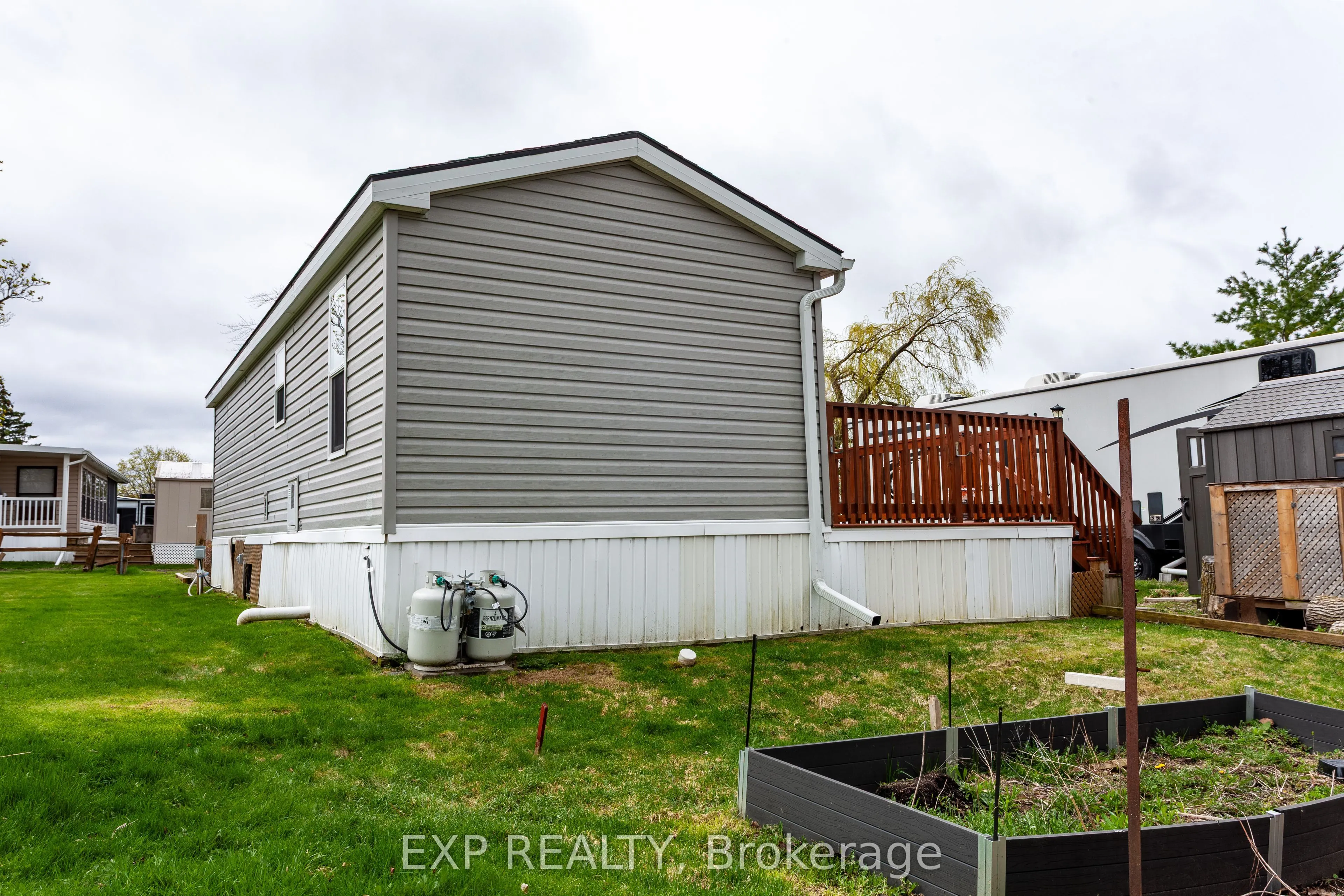 4 Cattail Crescent