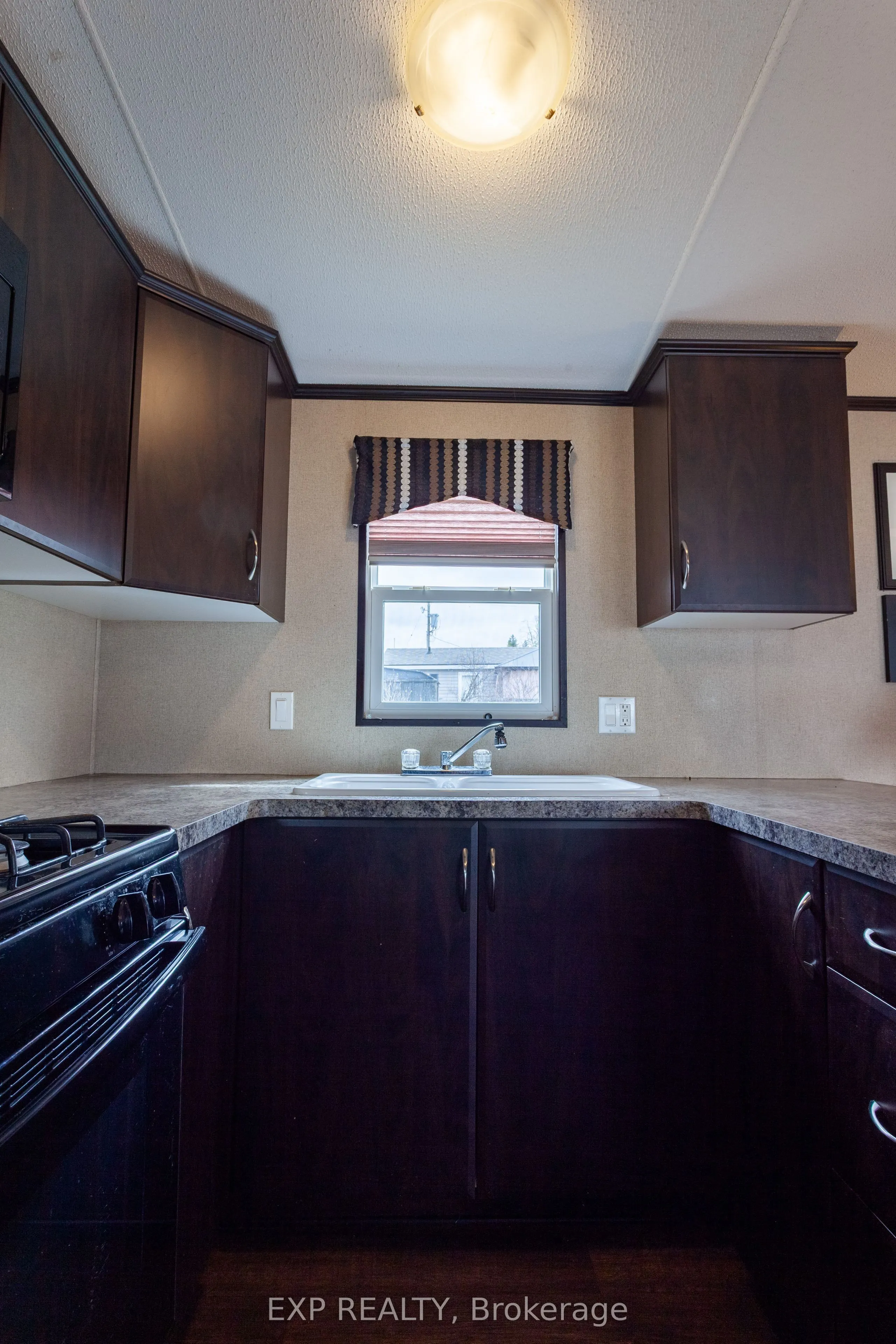 4 Cattail Crescent