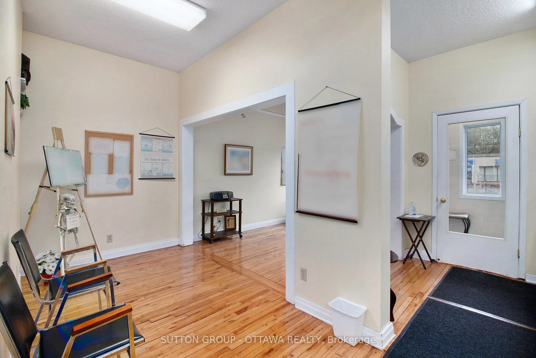 397 MONTREAL Road