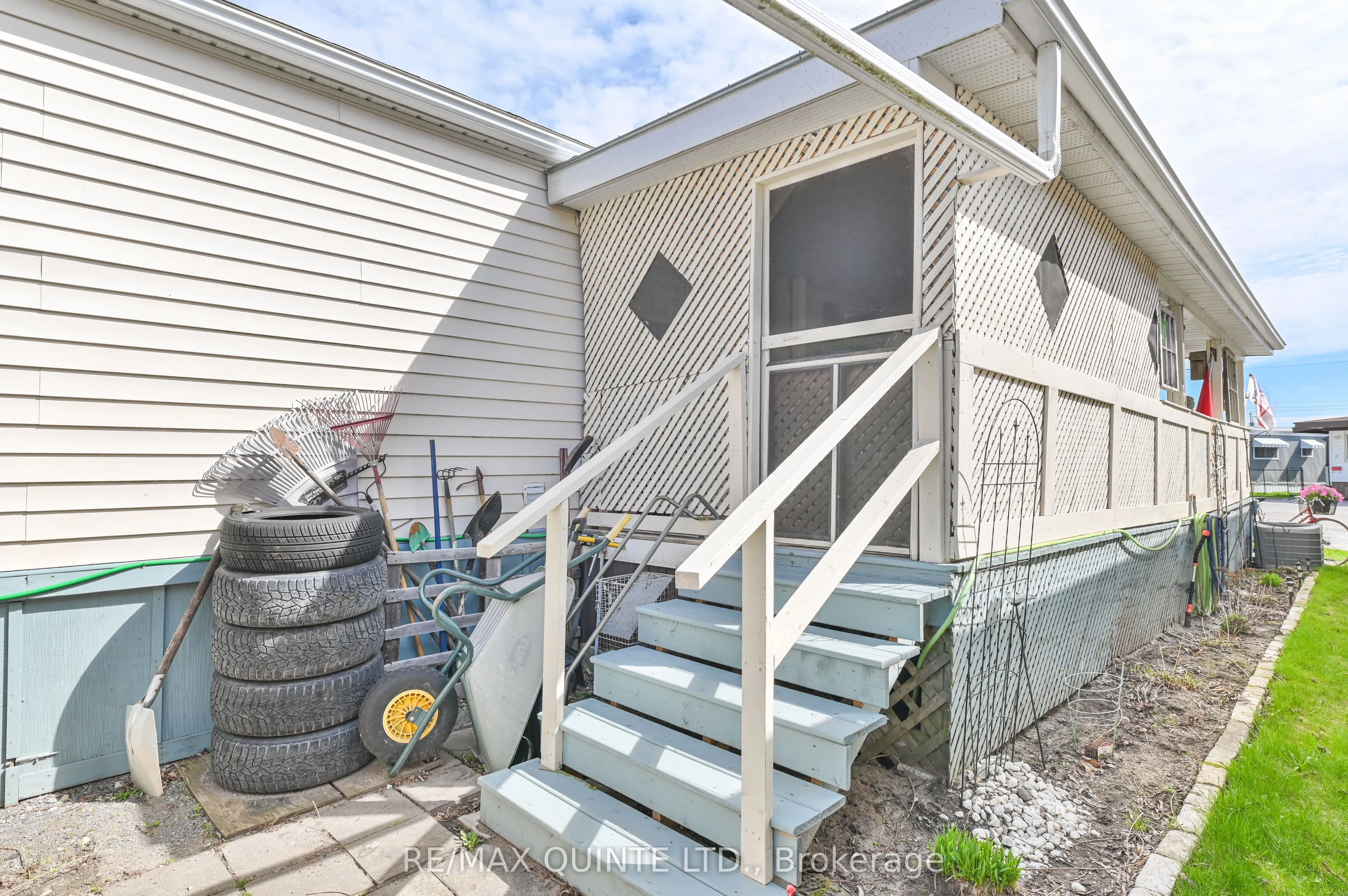 311 Dundas Street E #18