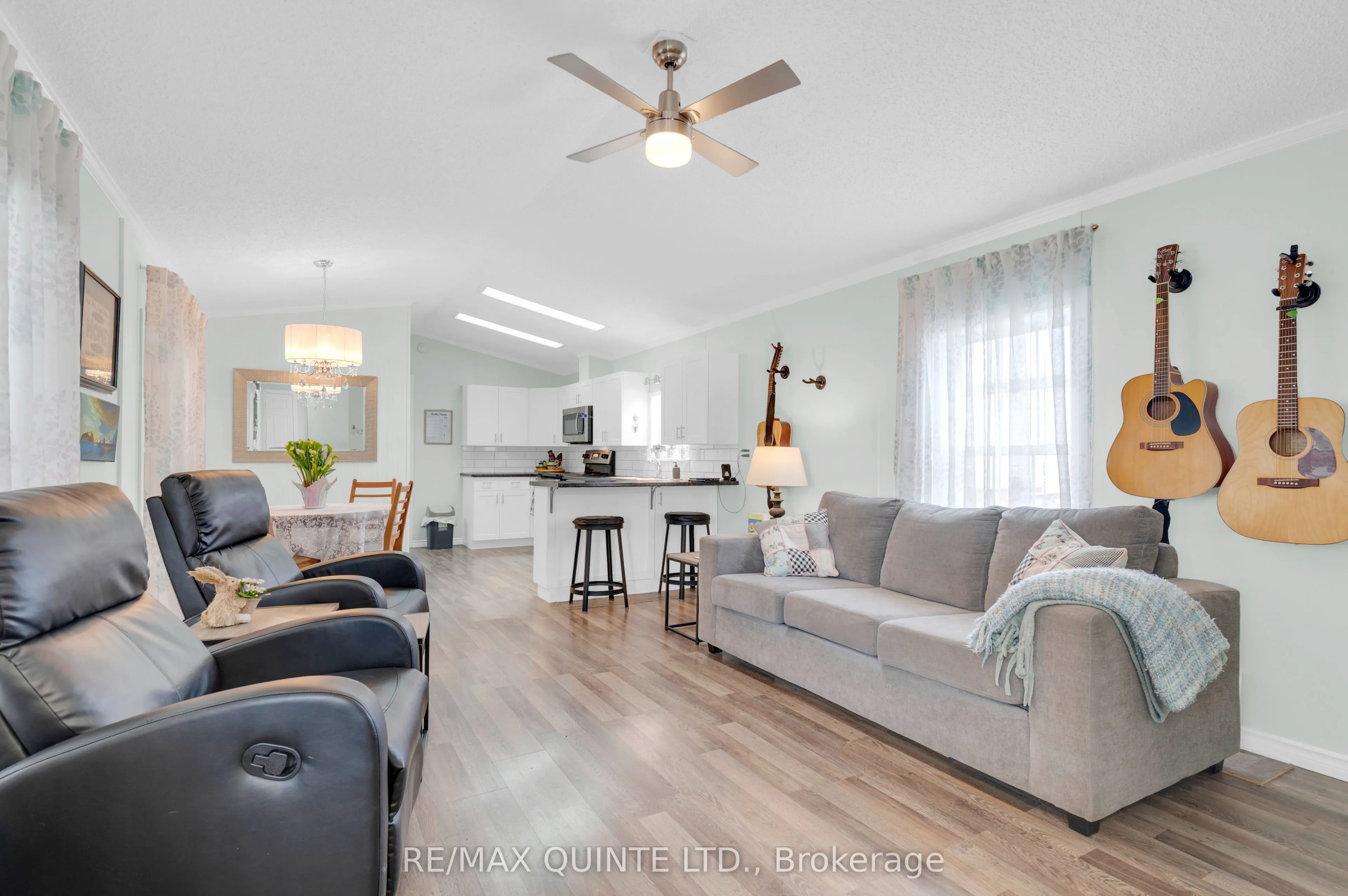 311 Dundas Street E #18