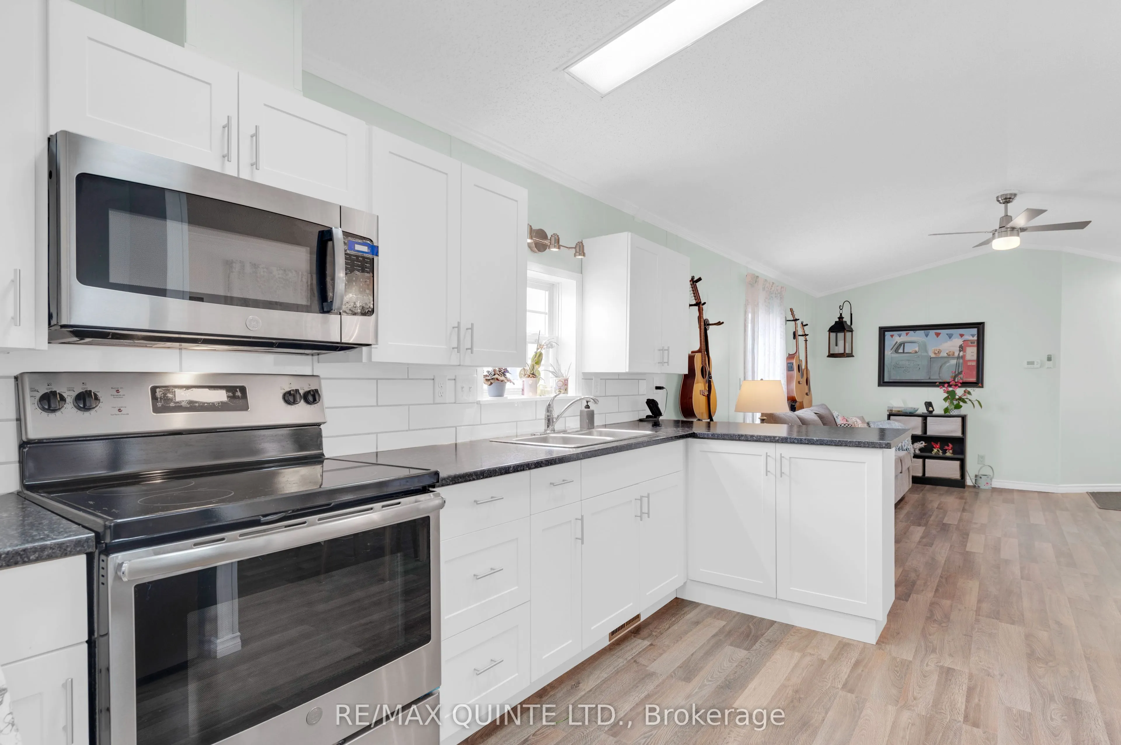 311 Dundas Street E #18