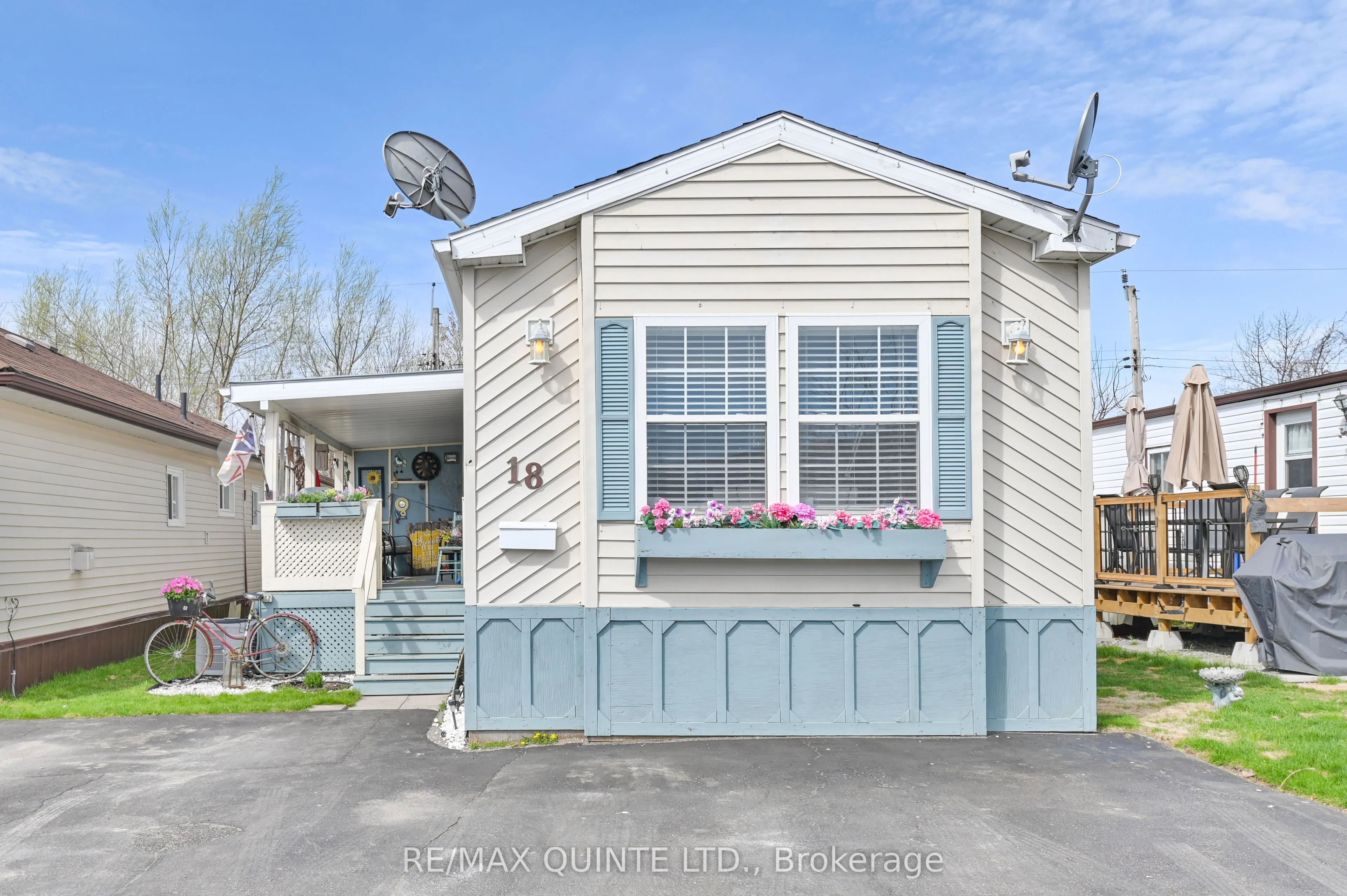 311 Dundas Street E #18