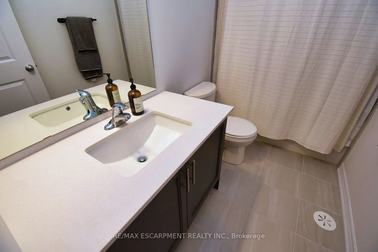 187 Wilson Street W, #4