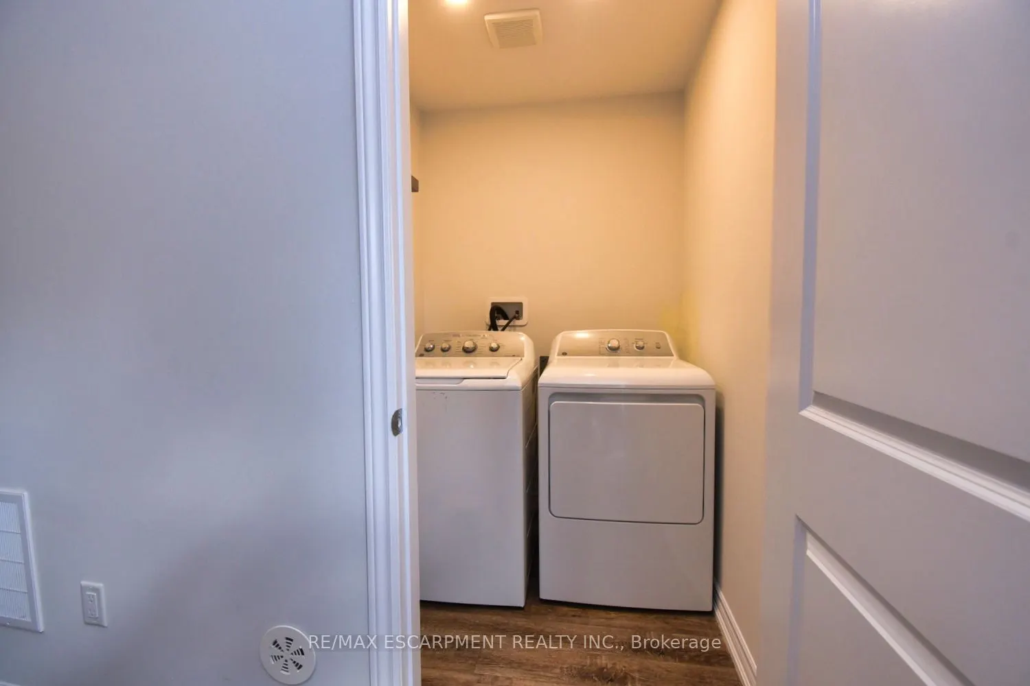 187 Wilson Street W, #4