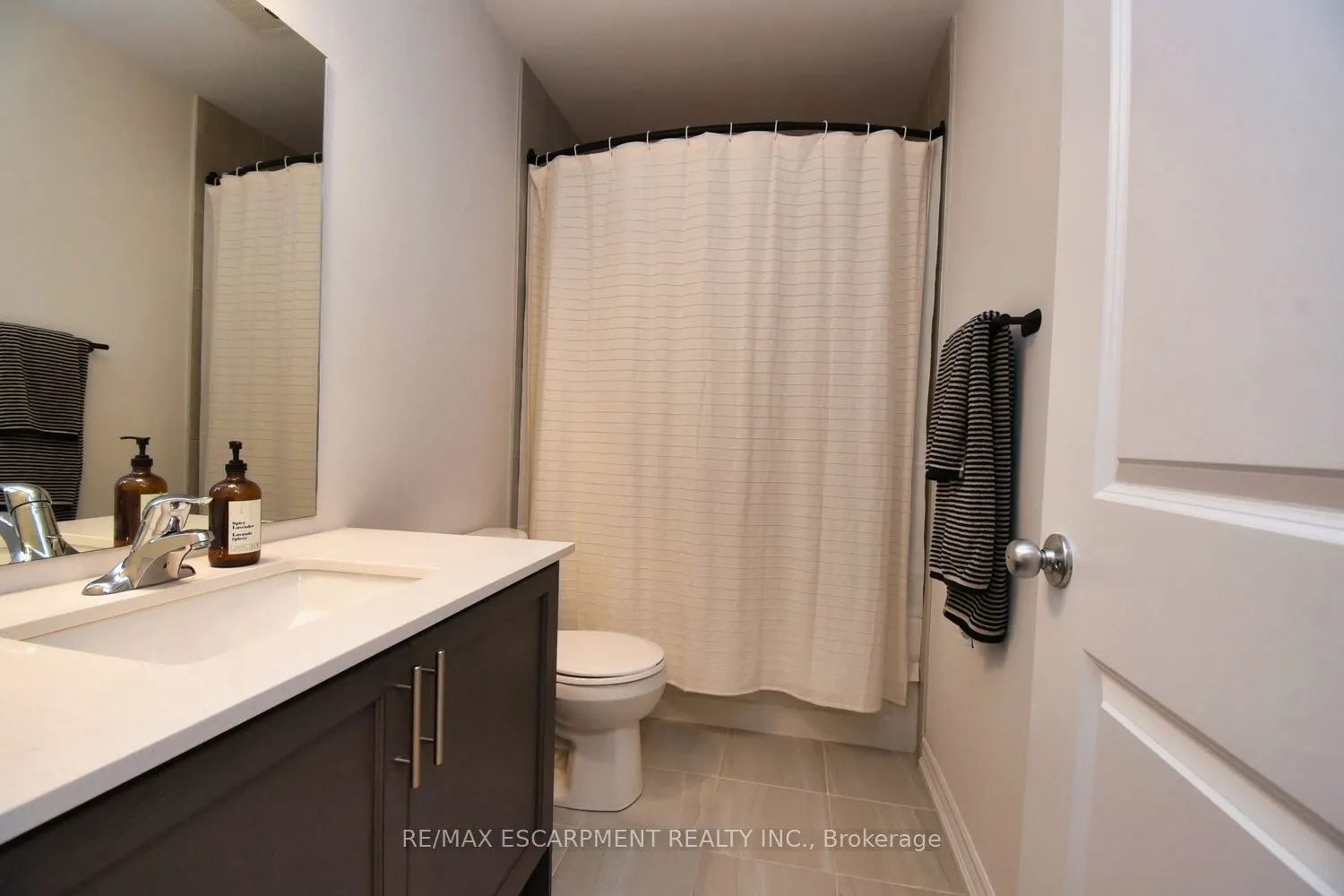 187 Wilson Street W, #4