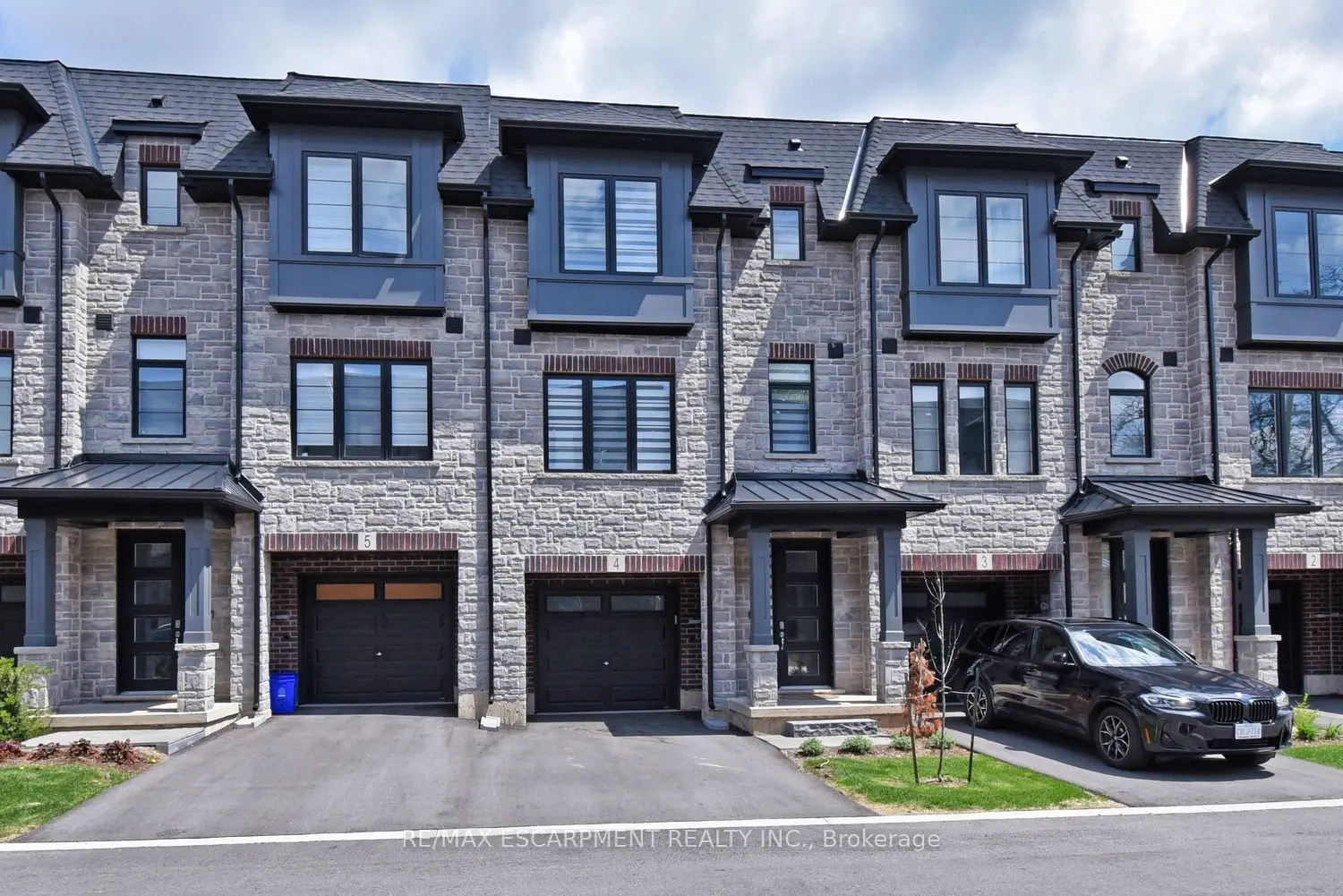 187 Wilson Street W, #4
