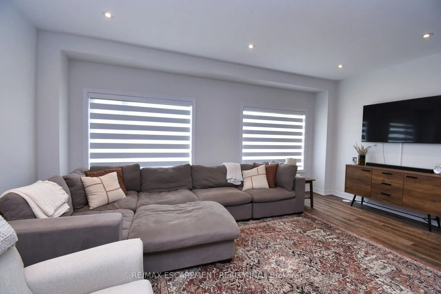 187 Wilson Street W, #4