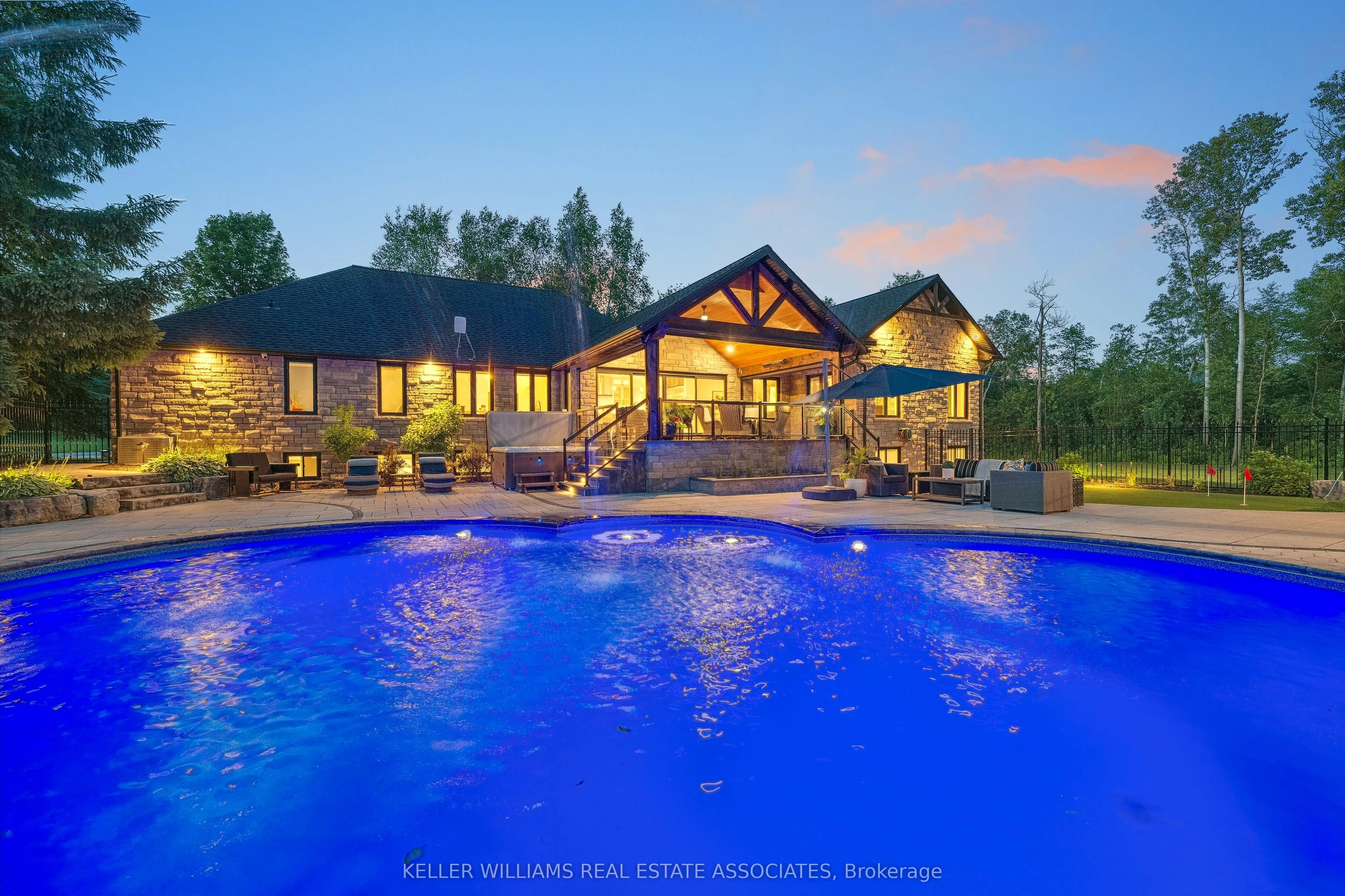102 Concession 11 E