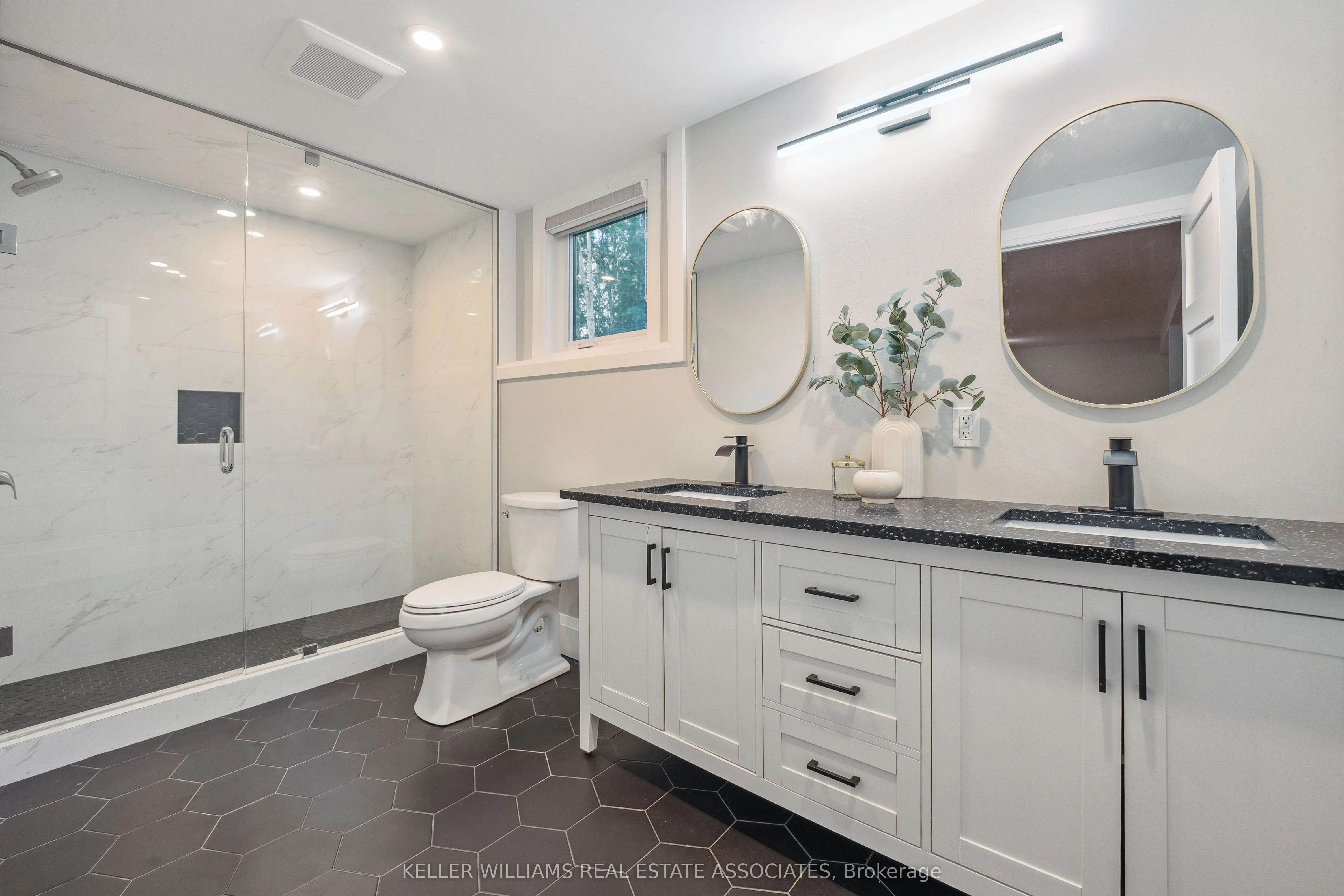 102 Concession 11 E