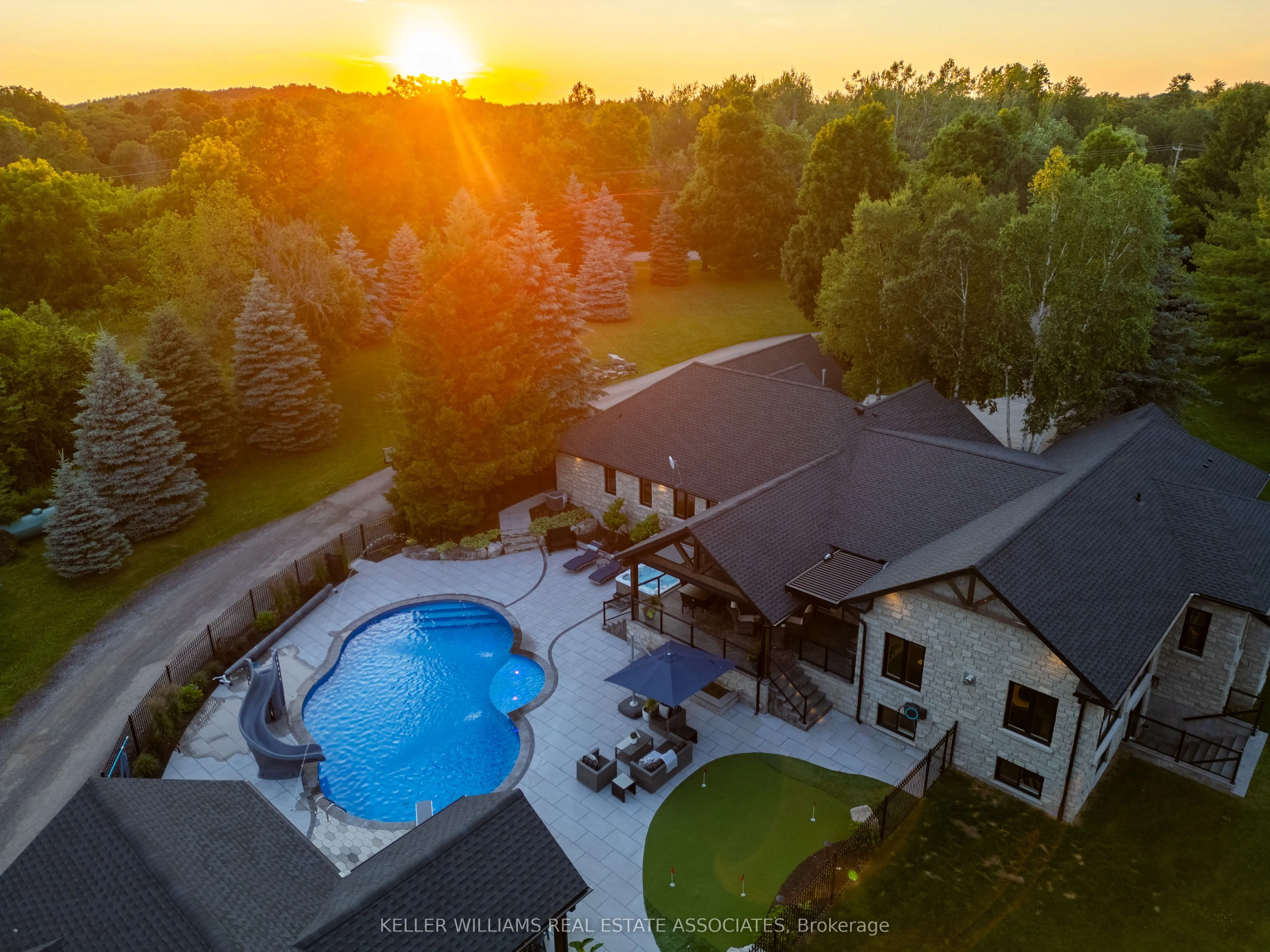 102 Concession 11 E