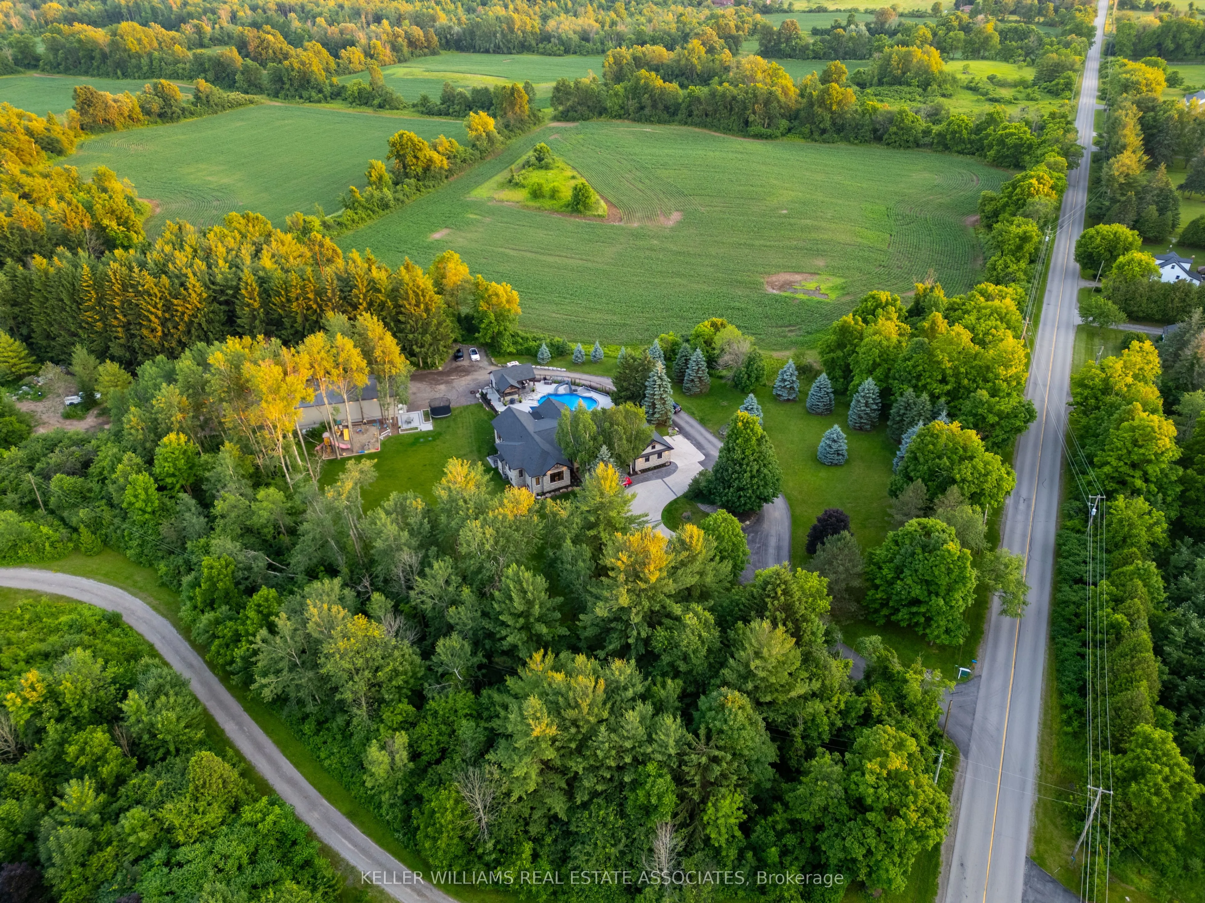 102 Concession 11 E