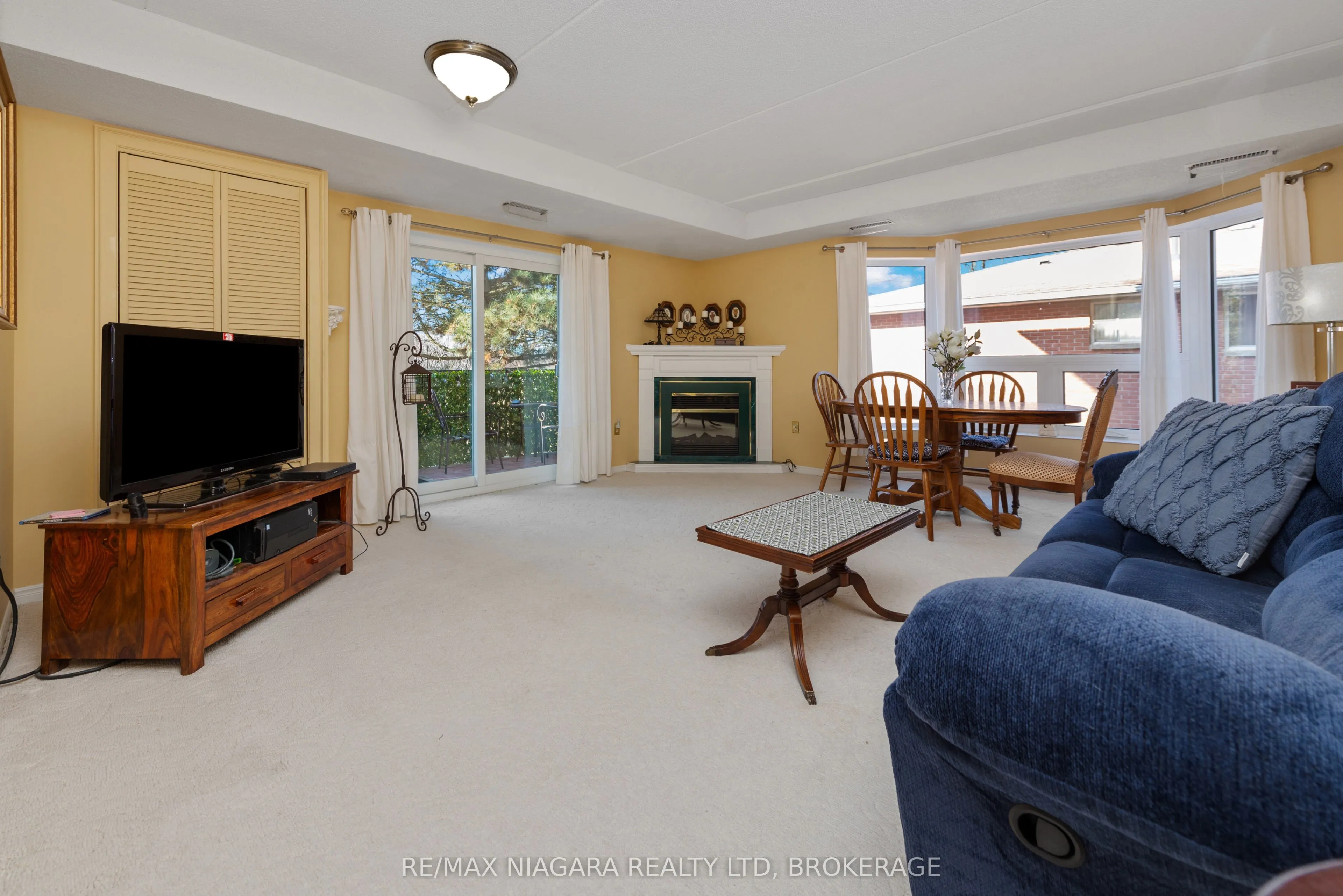 6704 Thorold Stone Road, #206