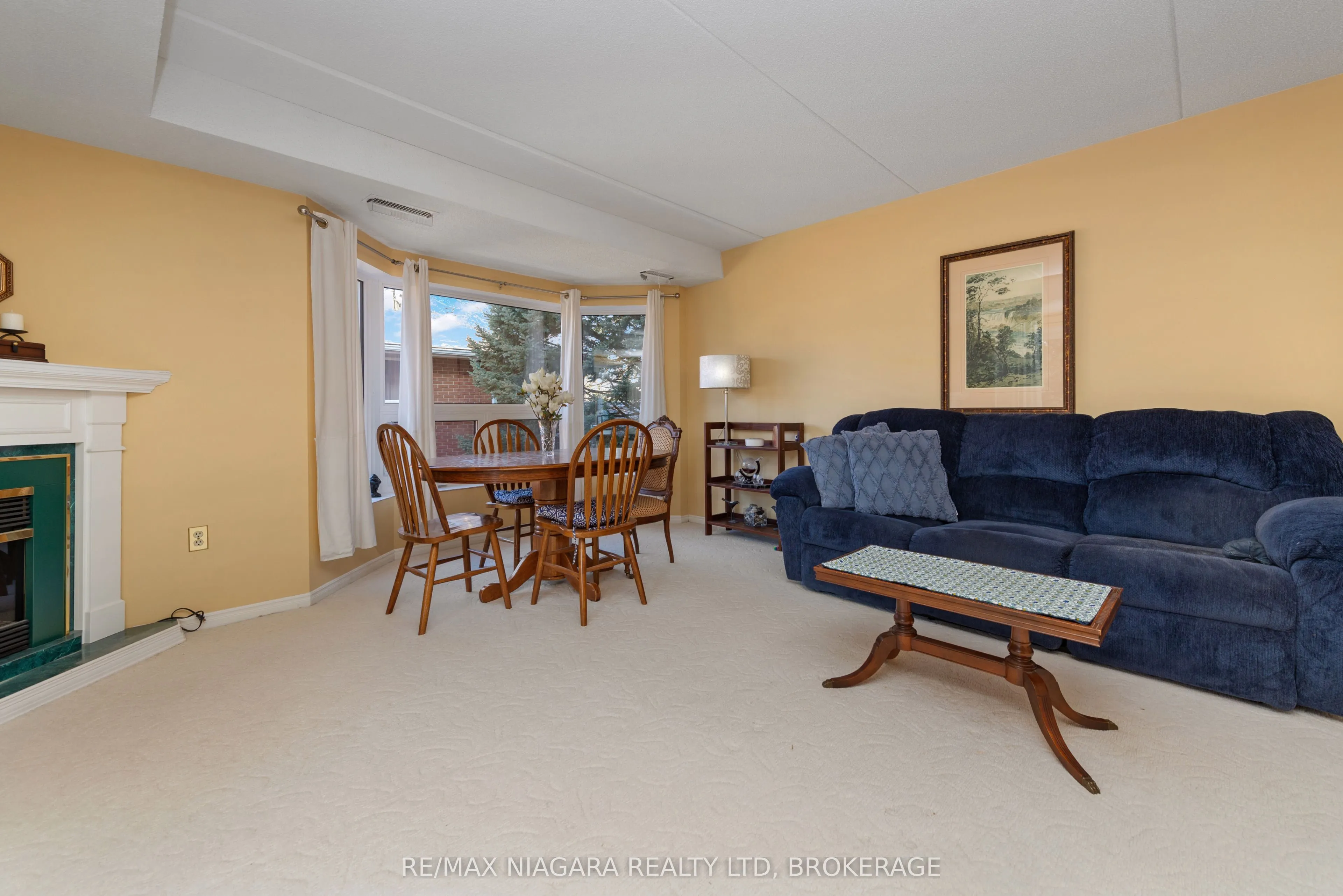 6704 Thorold Stone Road, #206