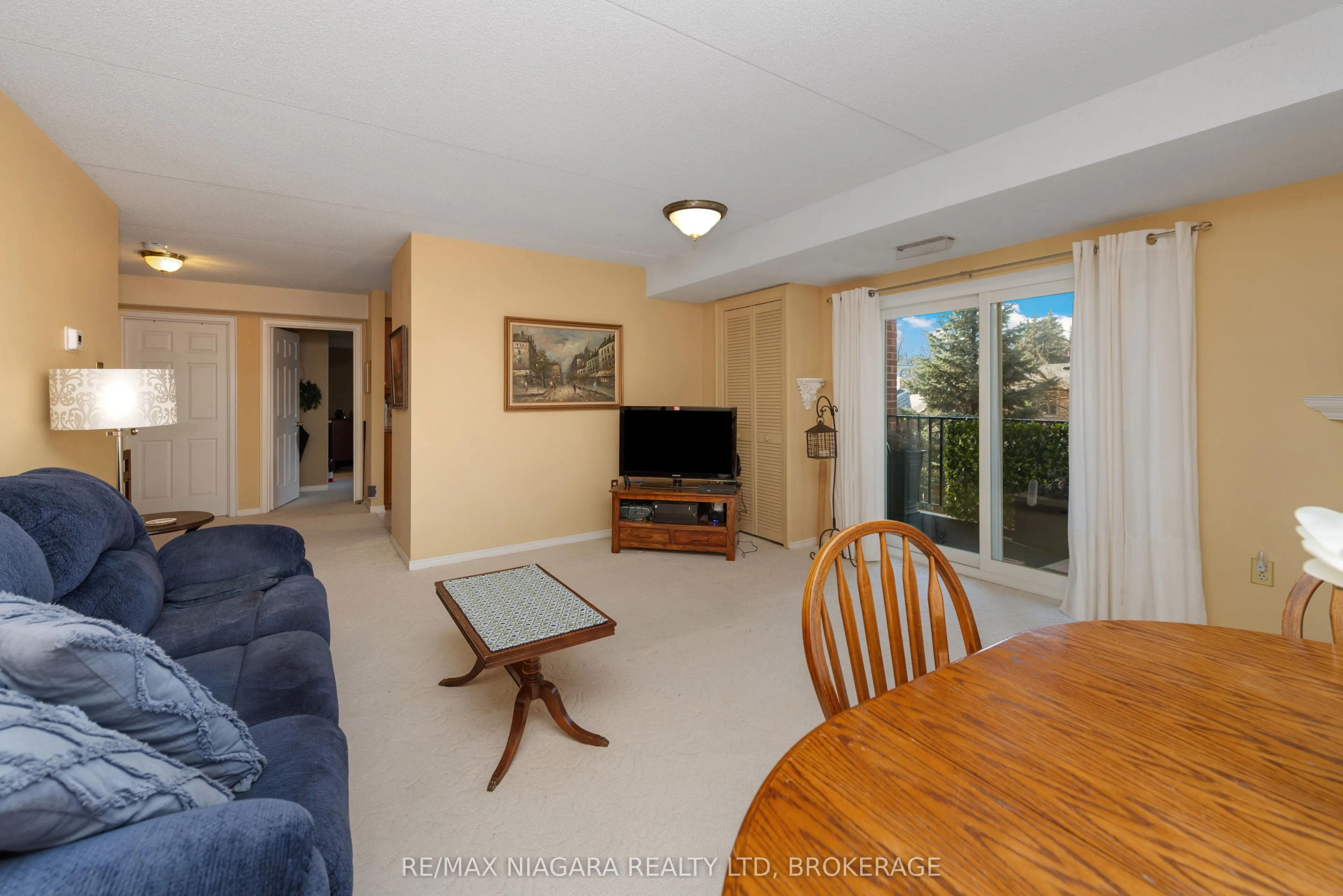 6704 Thorold Stone Road, #206