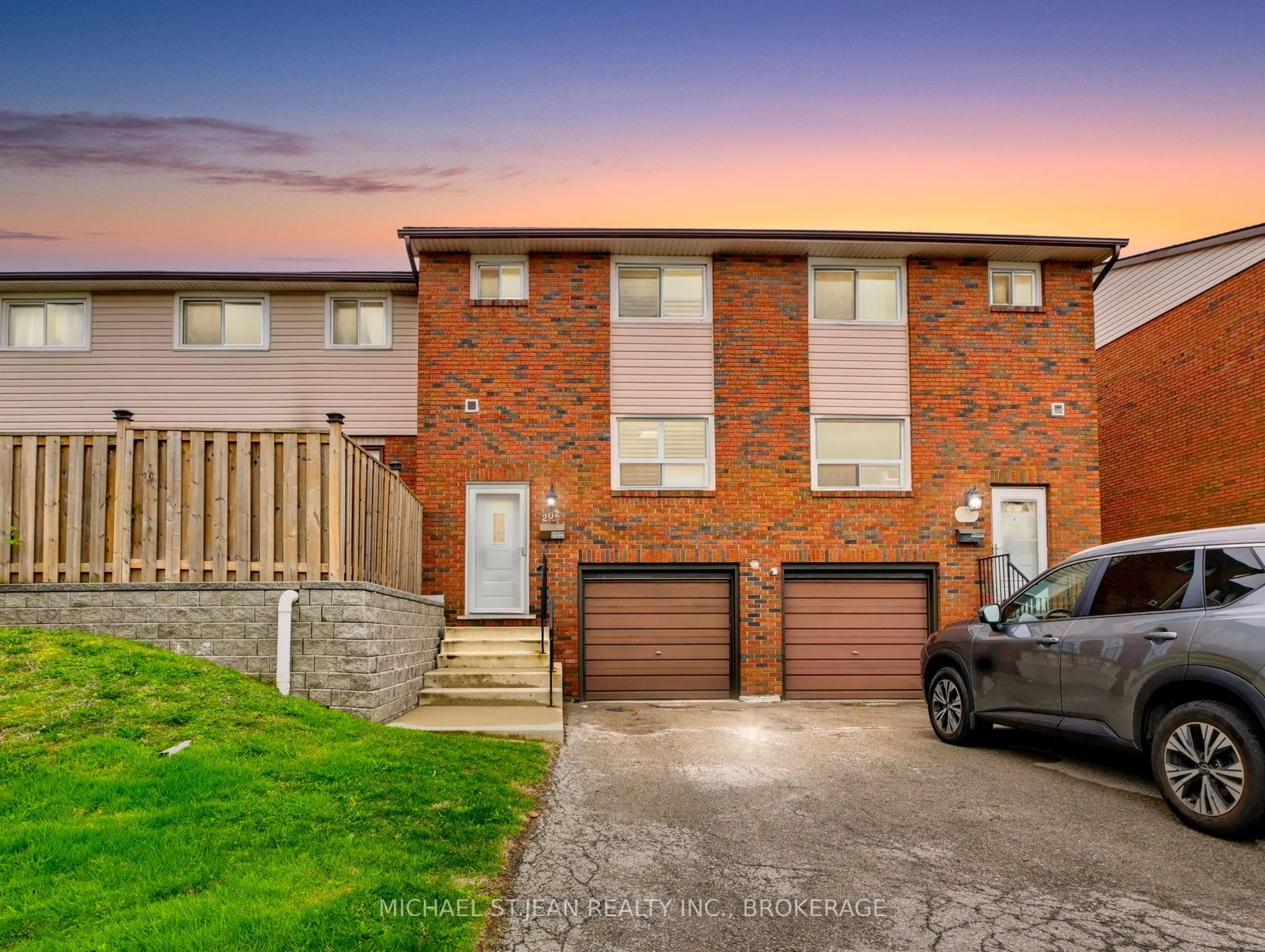202 Lavina Crescent, #10
