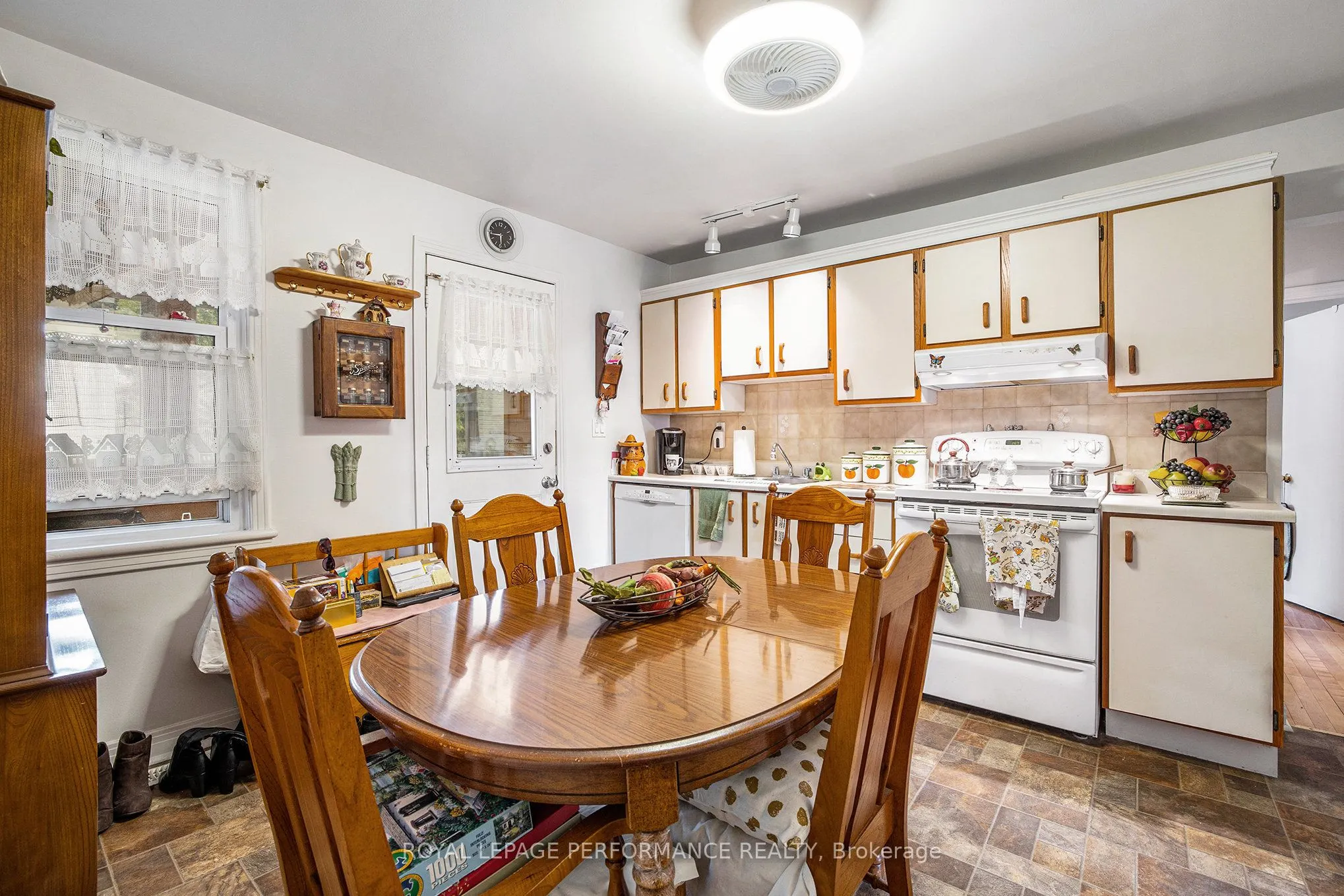 327-329 Shakespeare Street