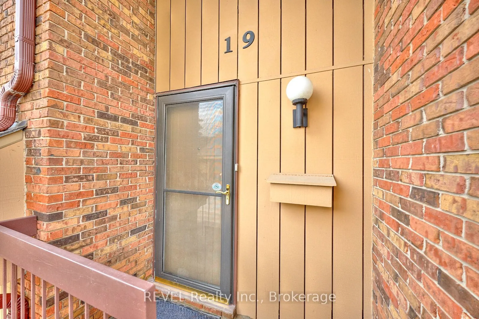 178 Scott Street, #19