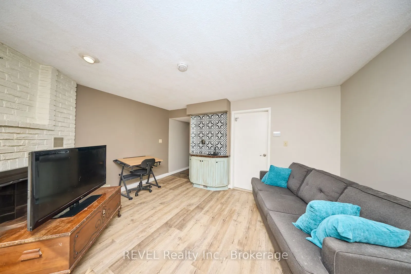 178 Scott Street, #19