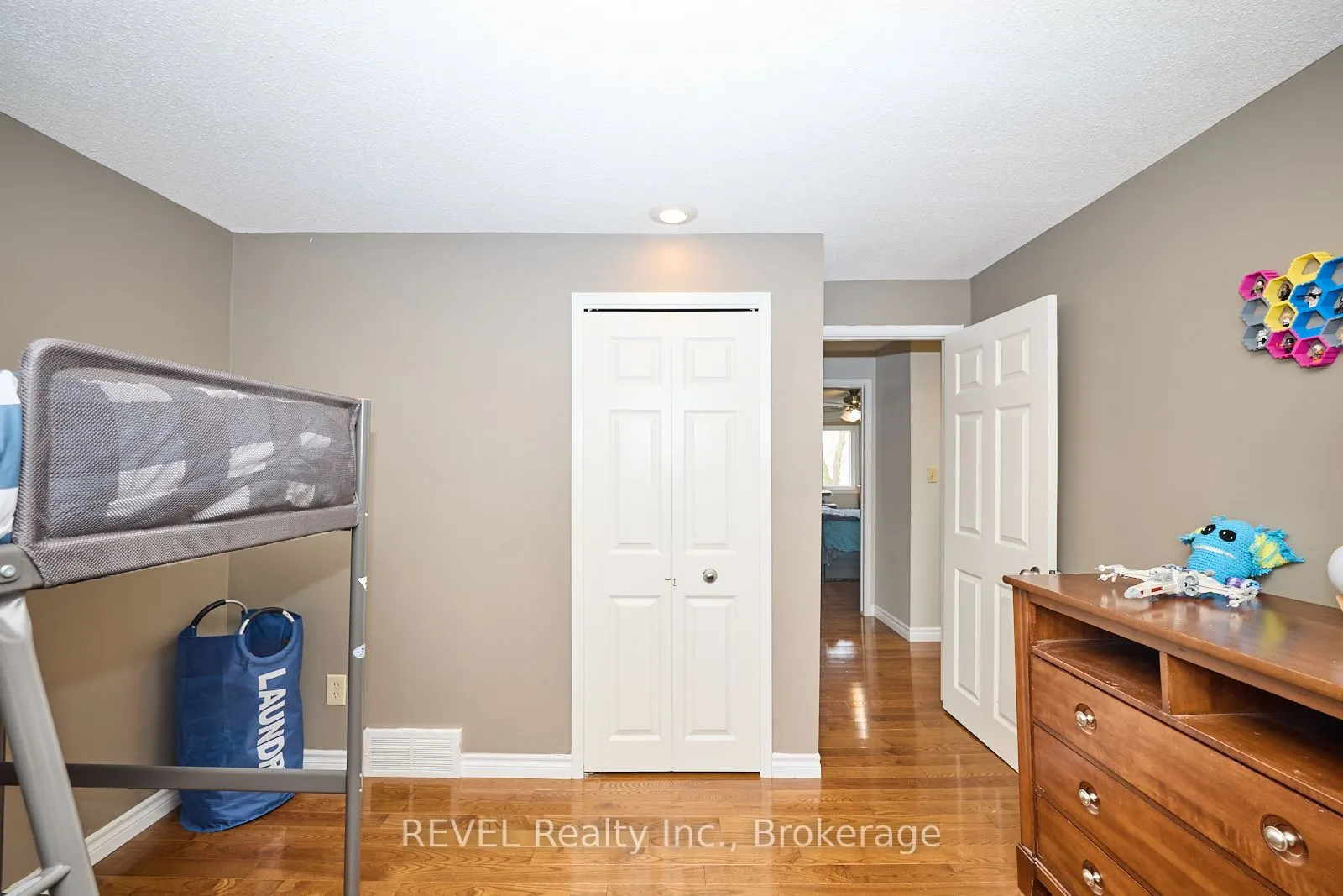 178 Scott Street, #19