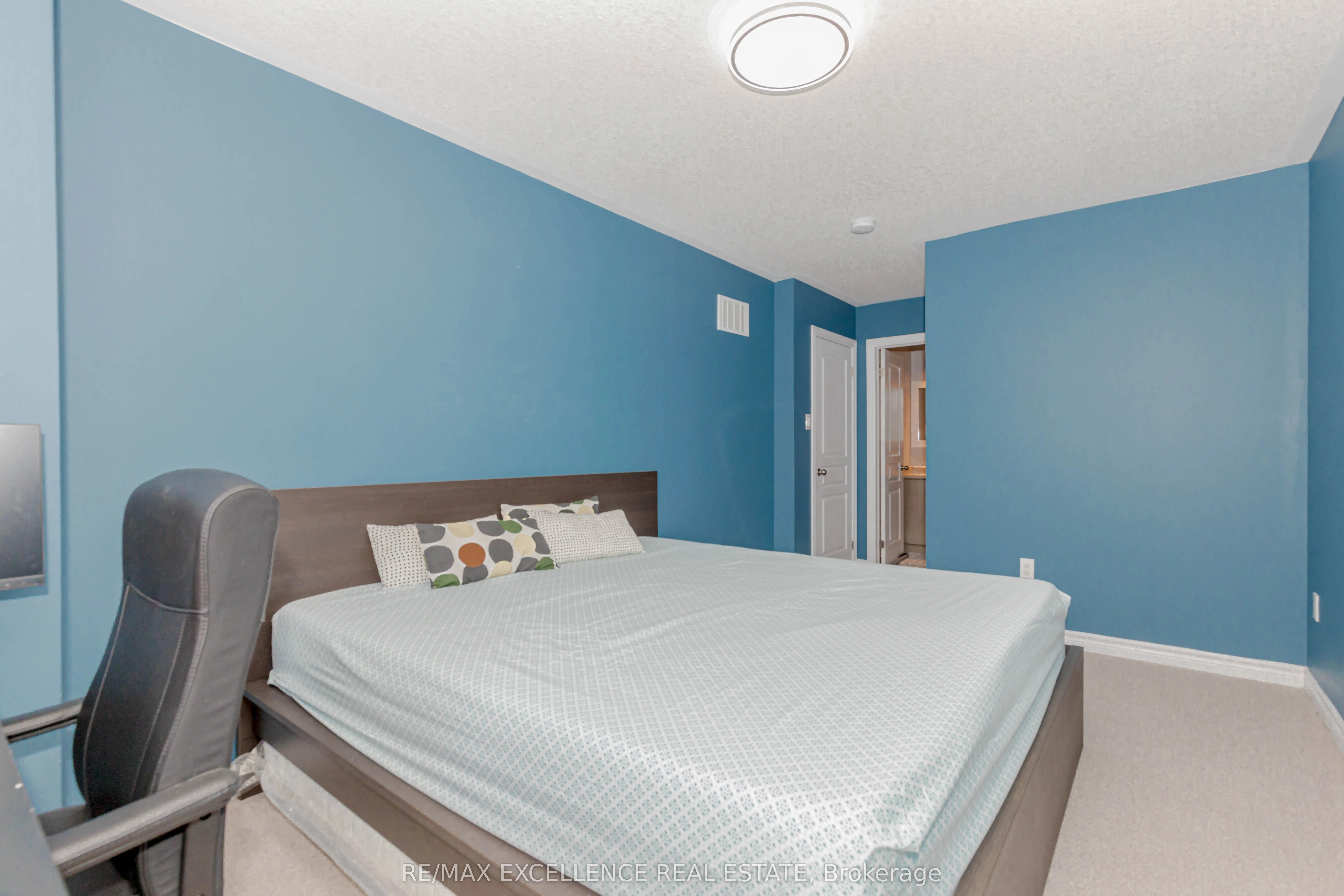 9 Hiscott Drive