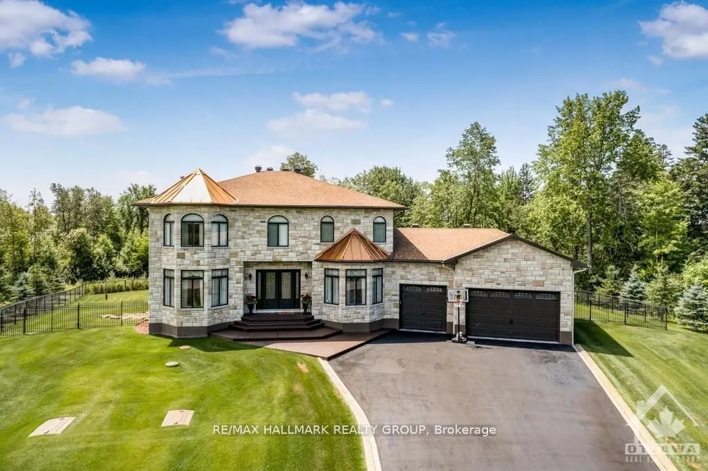 699 Ballycastle Crescent