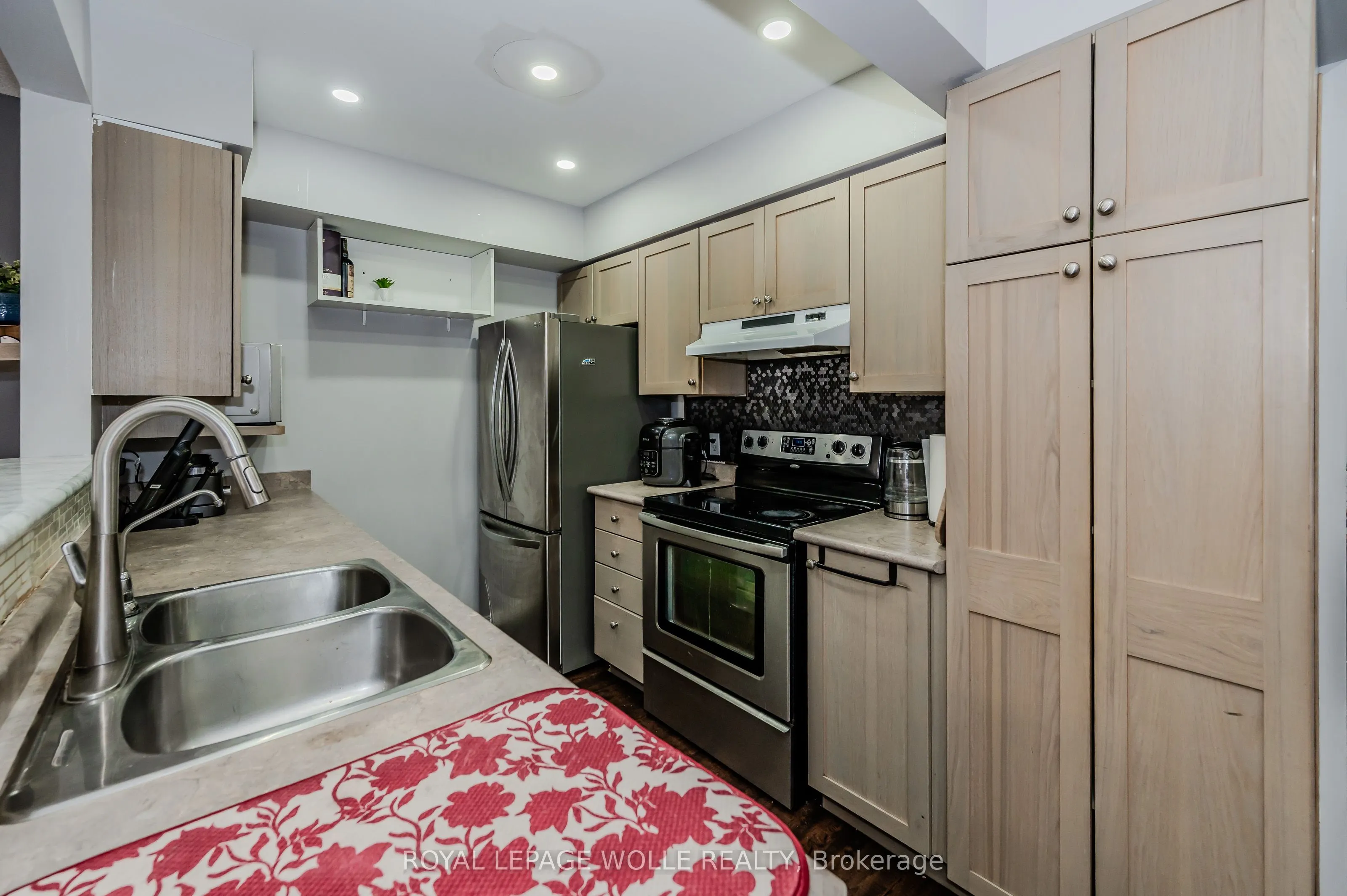 120 Dudhope Avenue #20