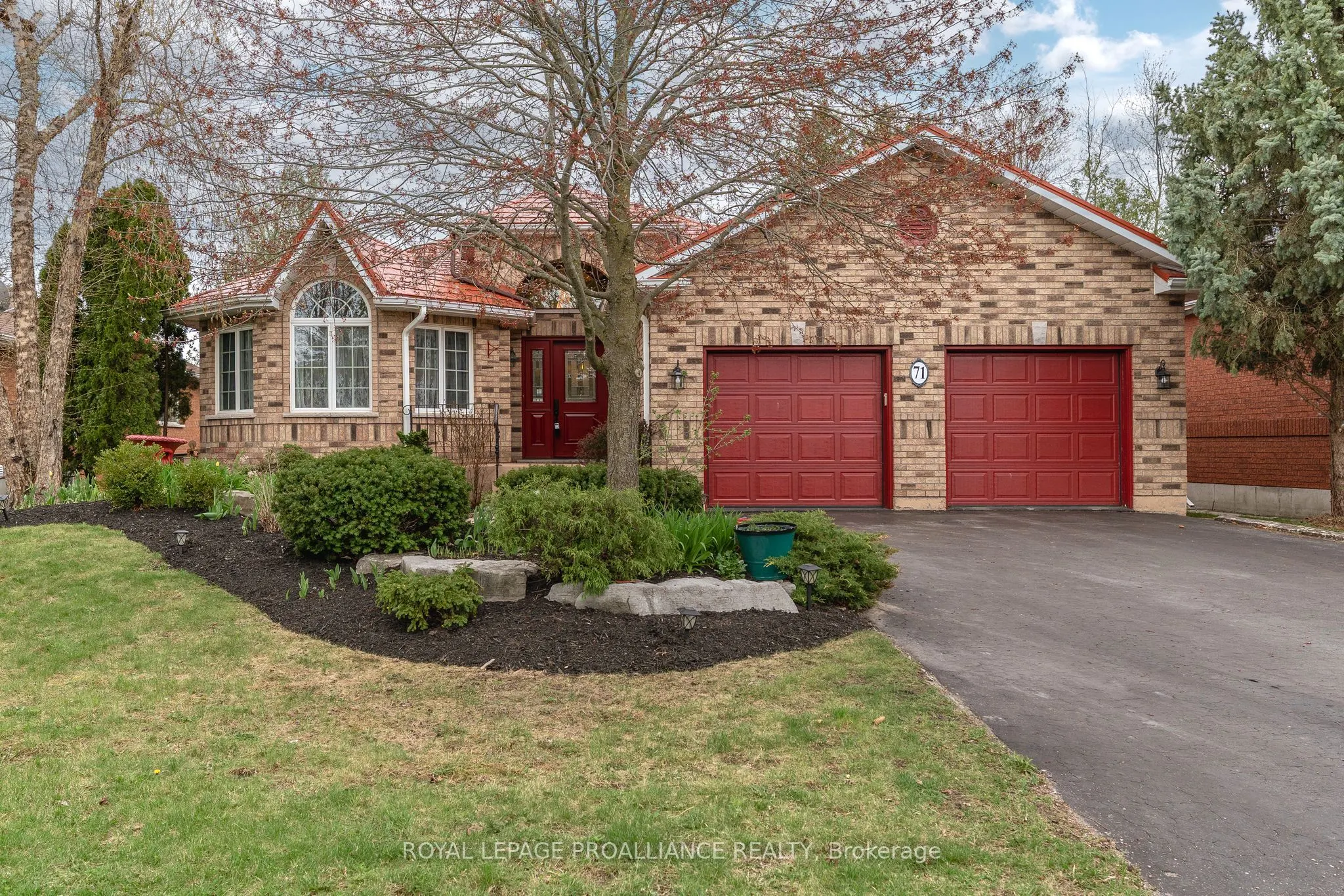 71 Oak Ridge Boulevard