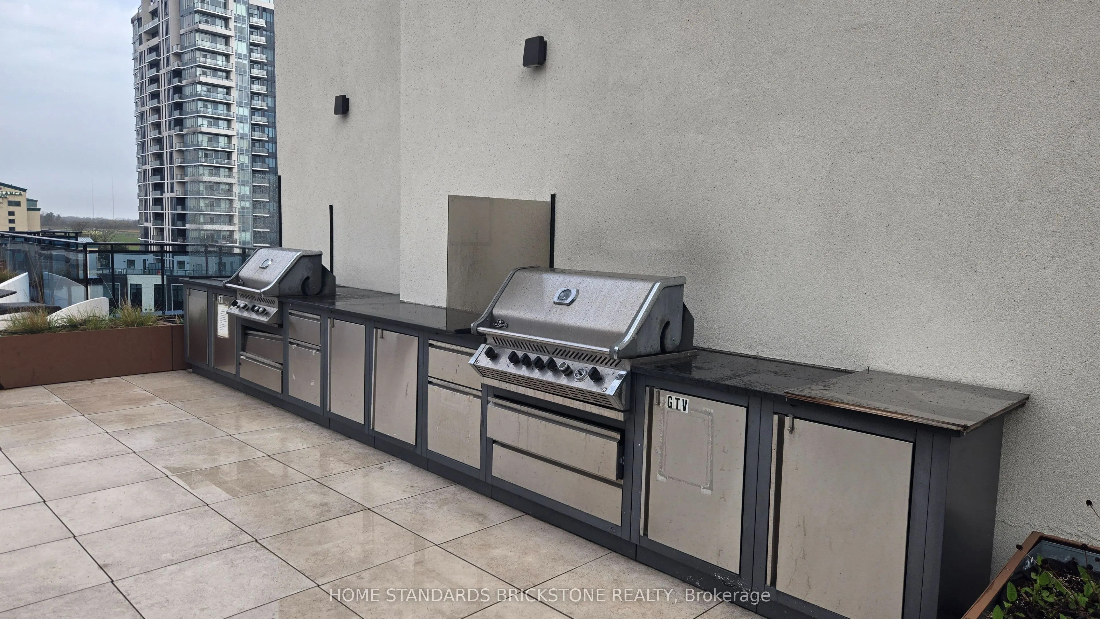 10 Concord Place, #323