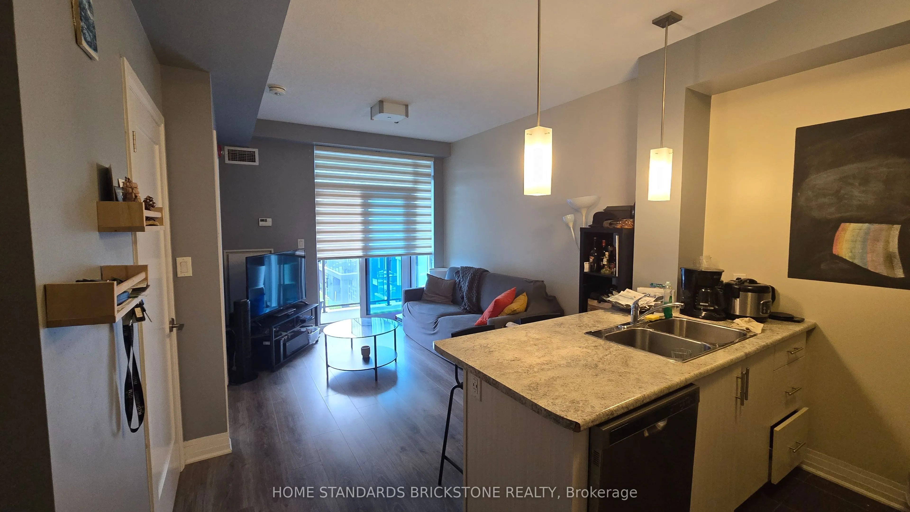 10 Concord Place, #323