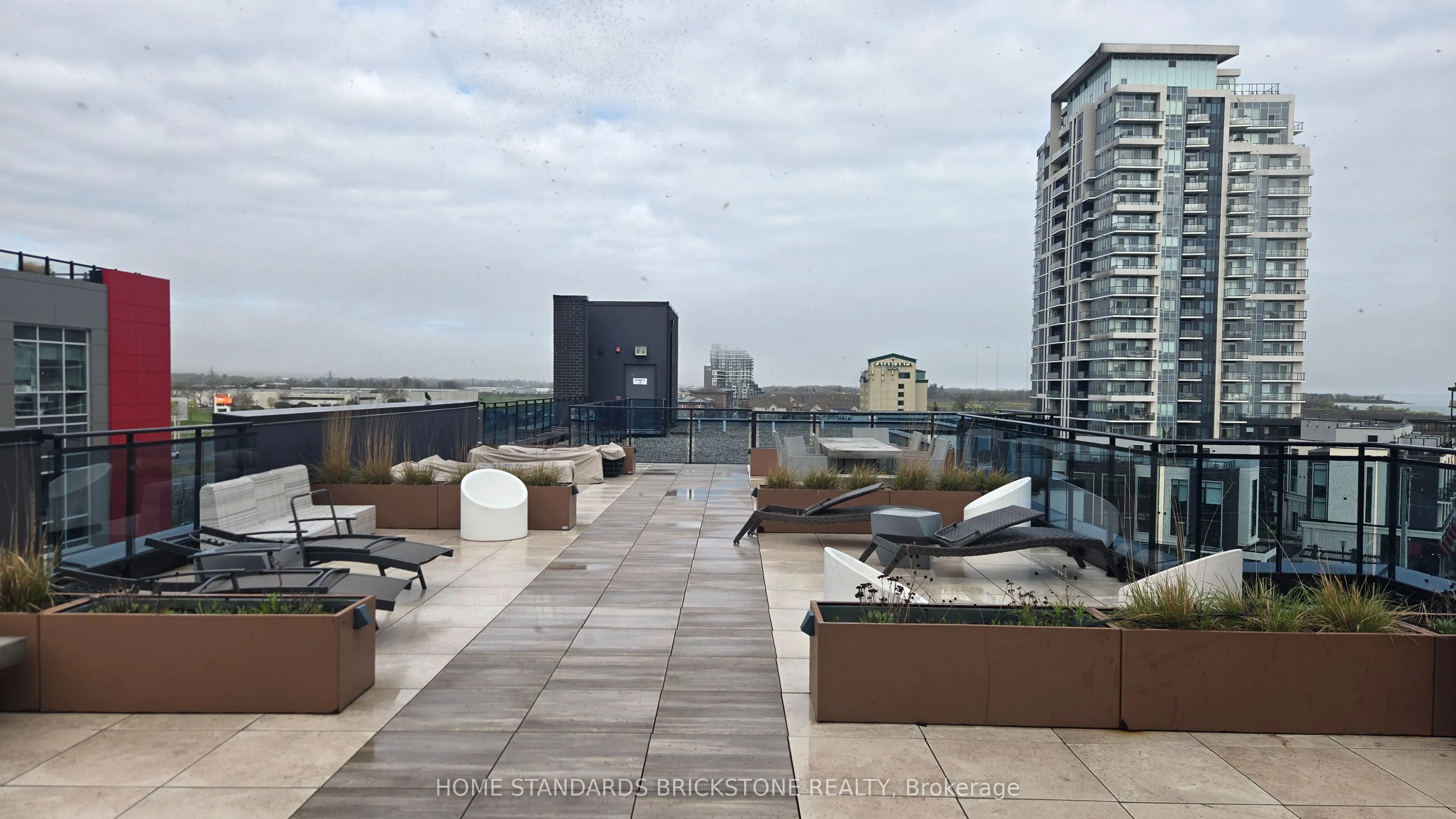 10 Concord Place, #323