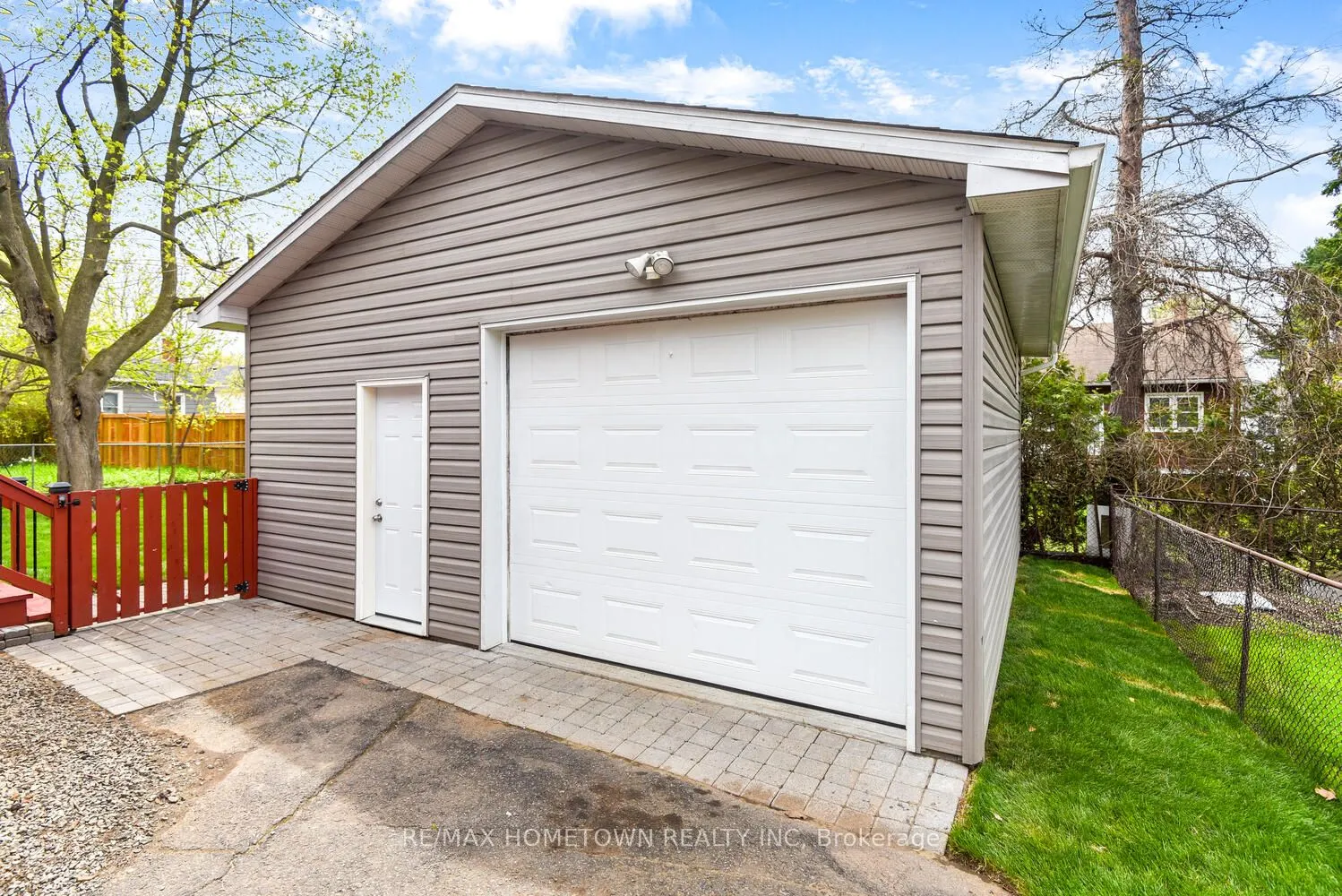 4 Otter Drive