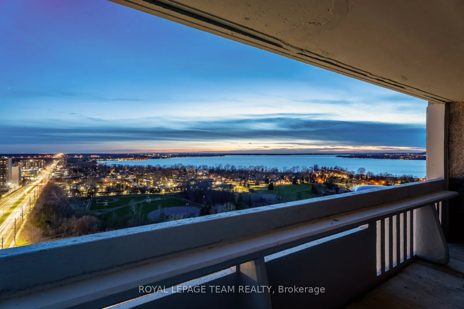 415 Greenview Avenue, #2004