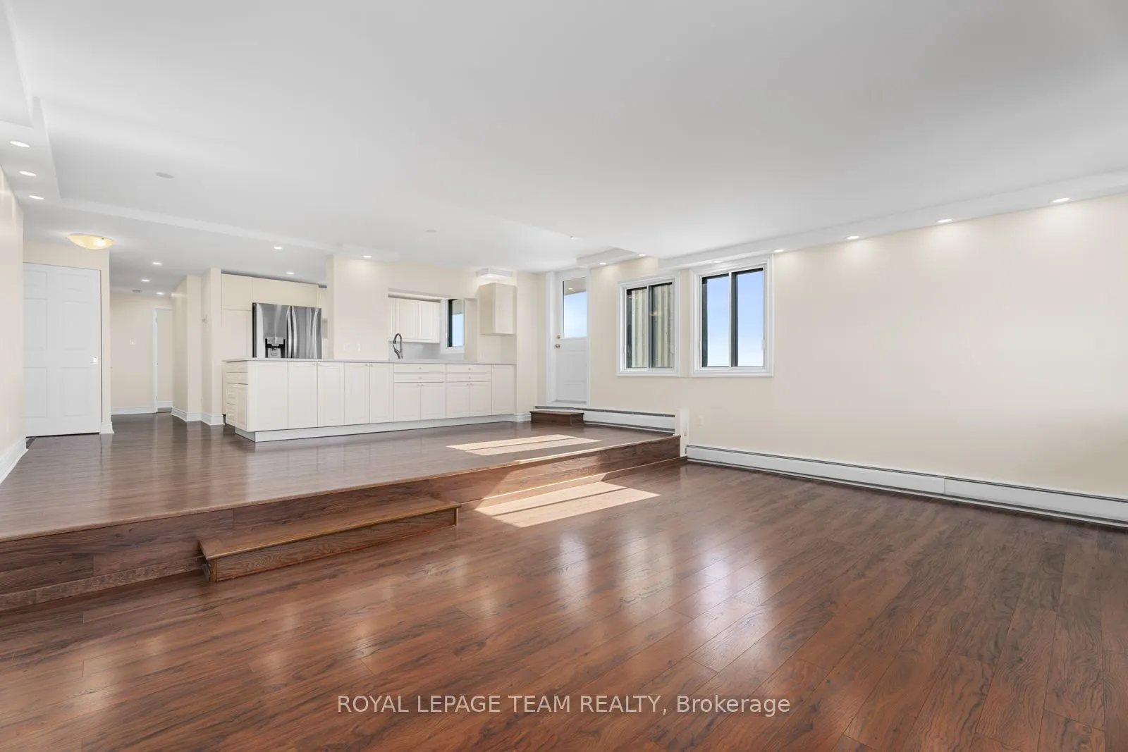415 Greenview Avenue, #2004