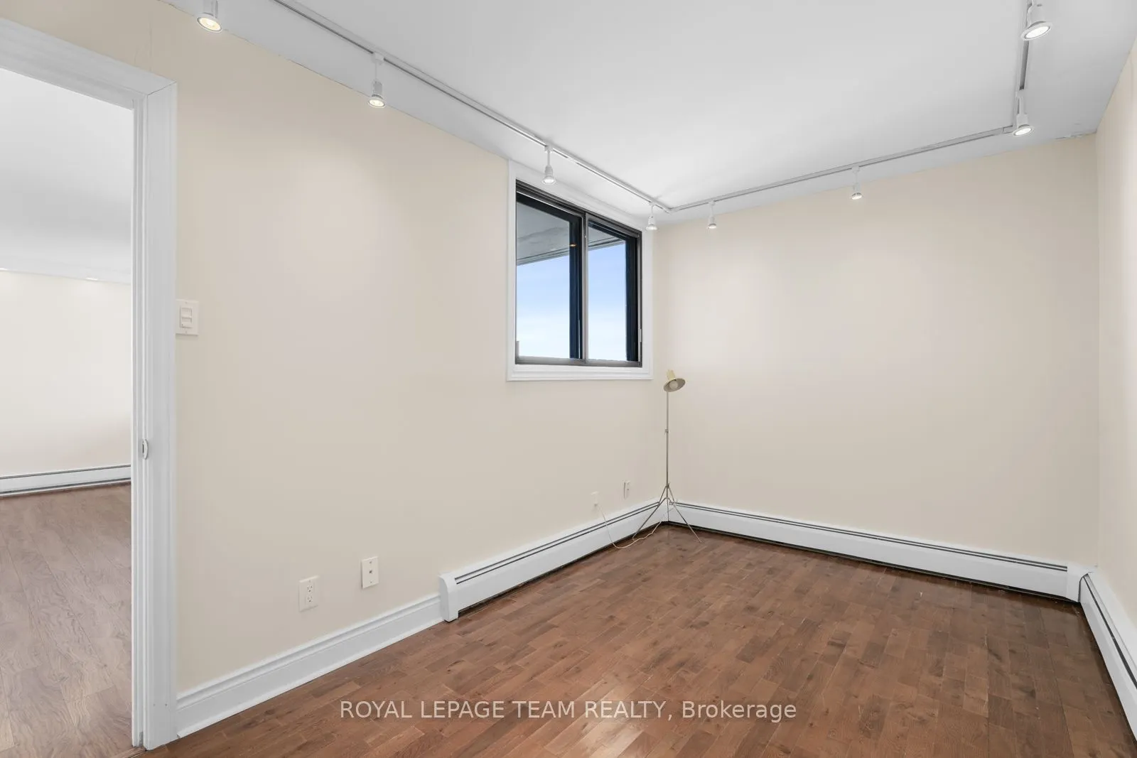 415 Greenview Avenue, #2004