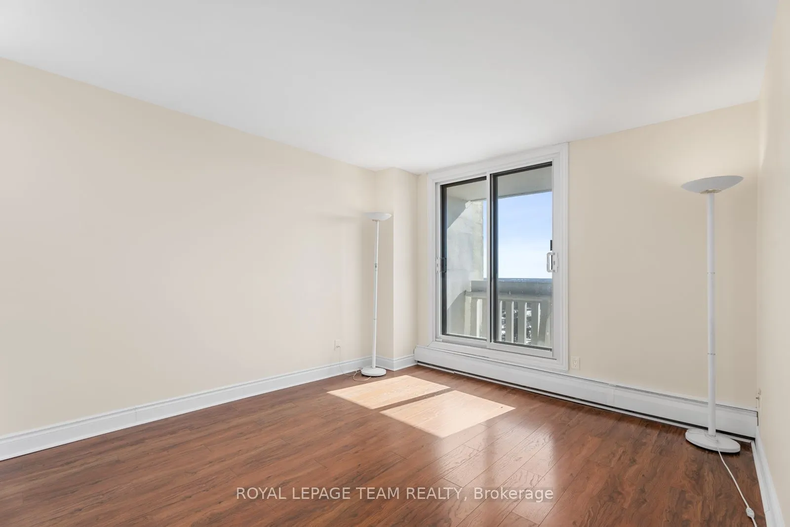 415 Greenview Avenue, #2004